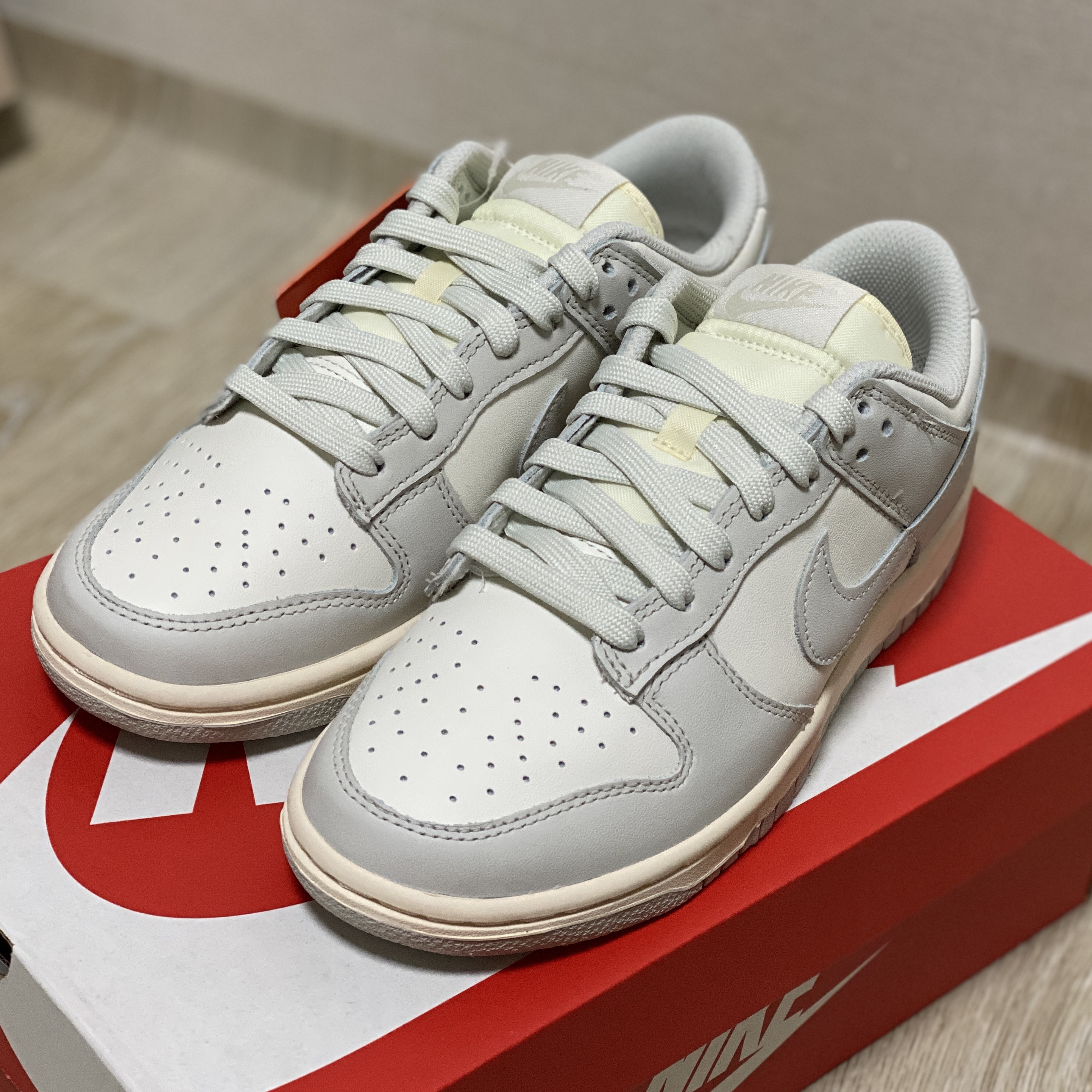 (W) Nike Dunk Low Light Bone, Nike x Off-White Dunk Low The 50 - Lot 46 착용 스타일 - 2