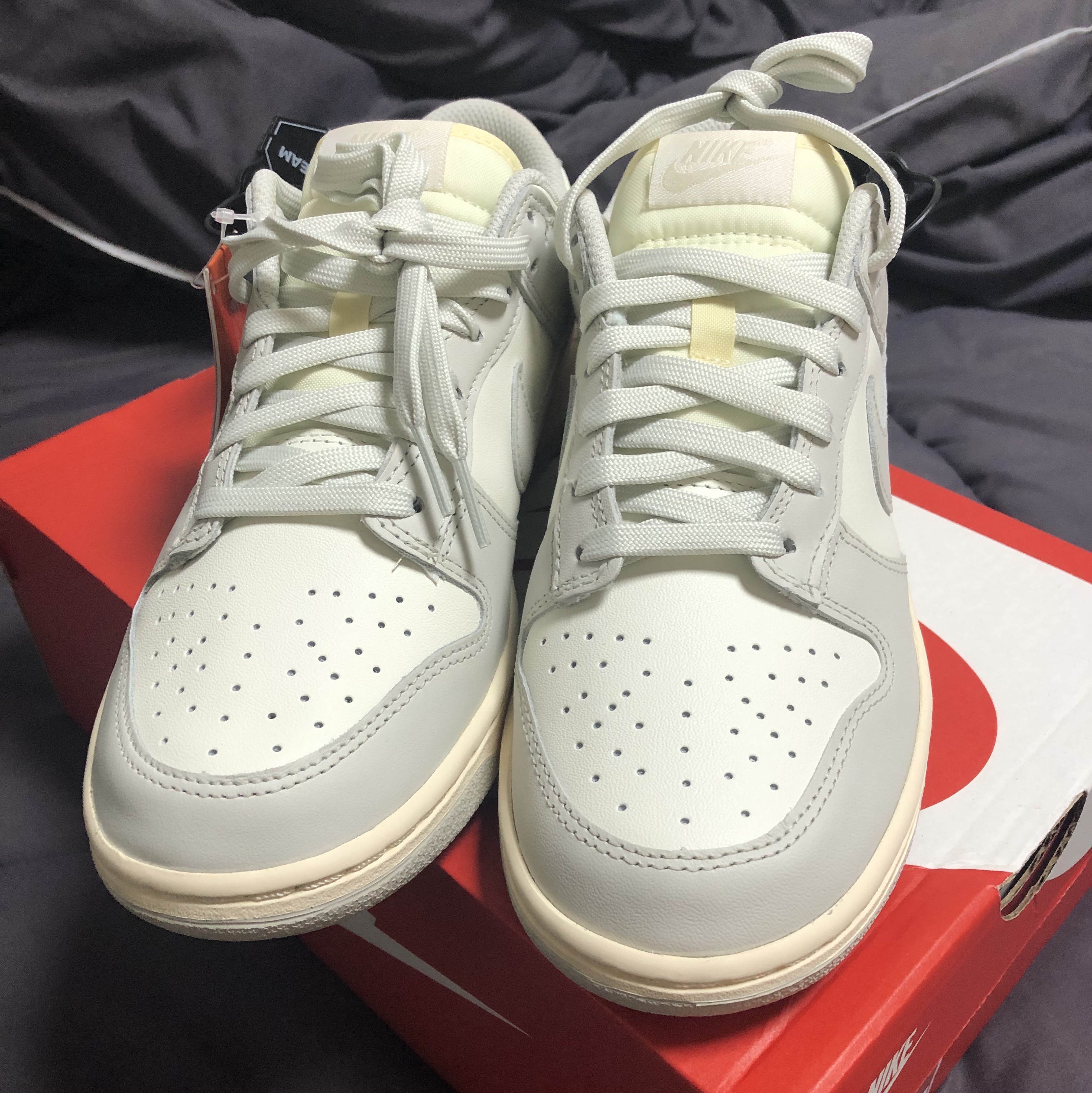 (W) Nike Dunk Low Light Bone 착용 스타일 - 2