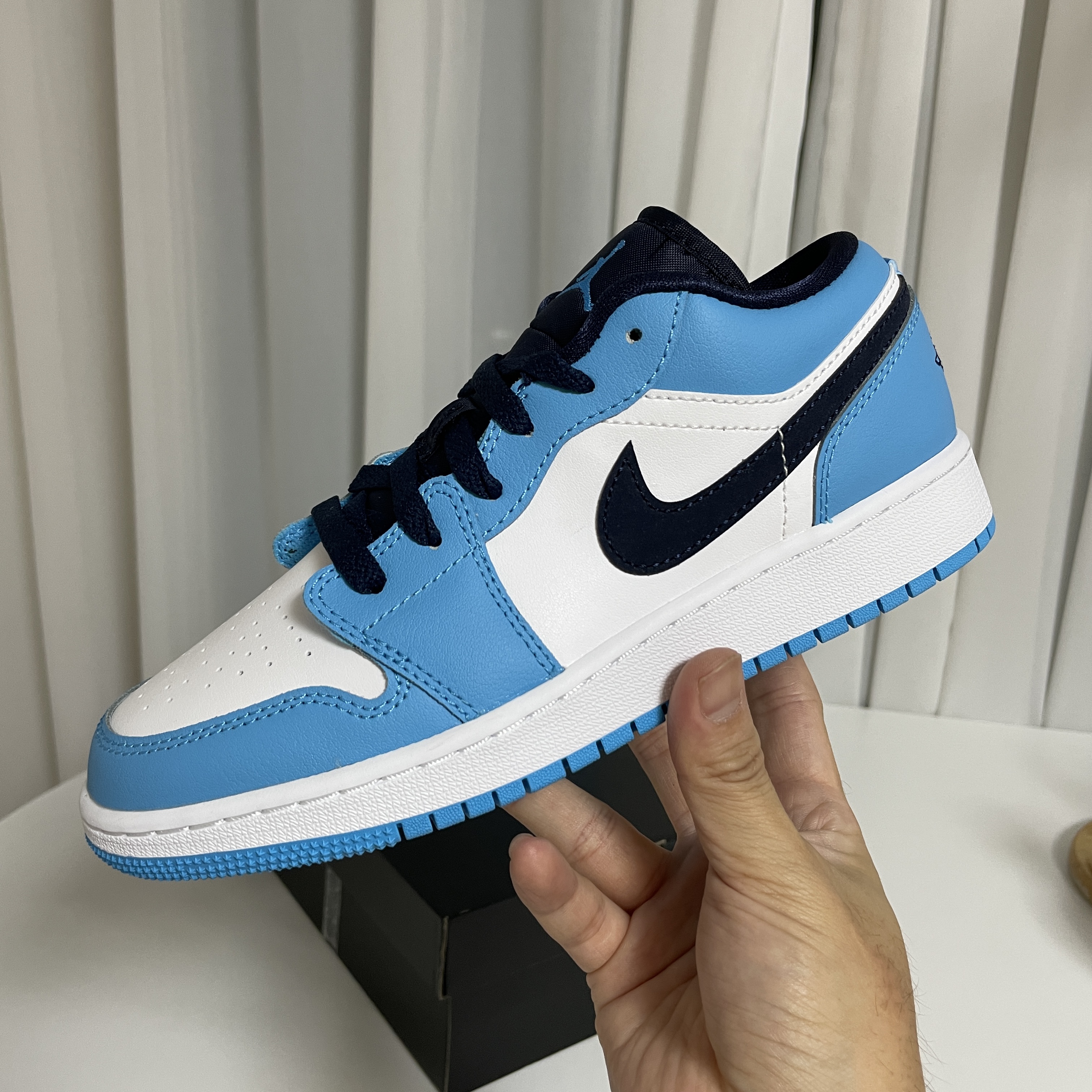 (GS) Jordan 1 Low Dark Powder Blue 착용 스타일 - 3