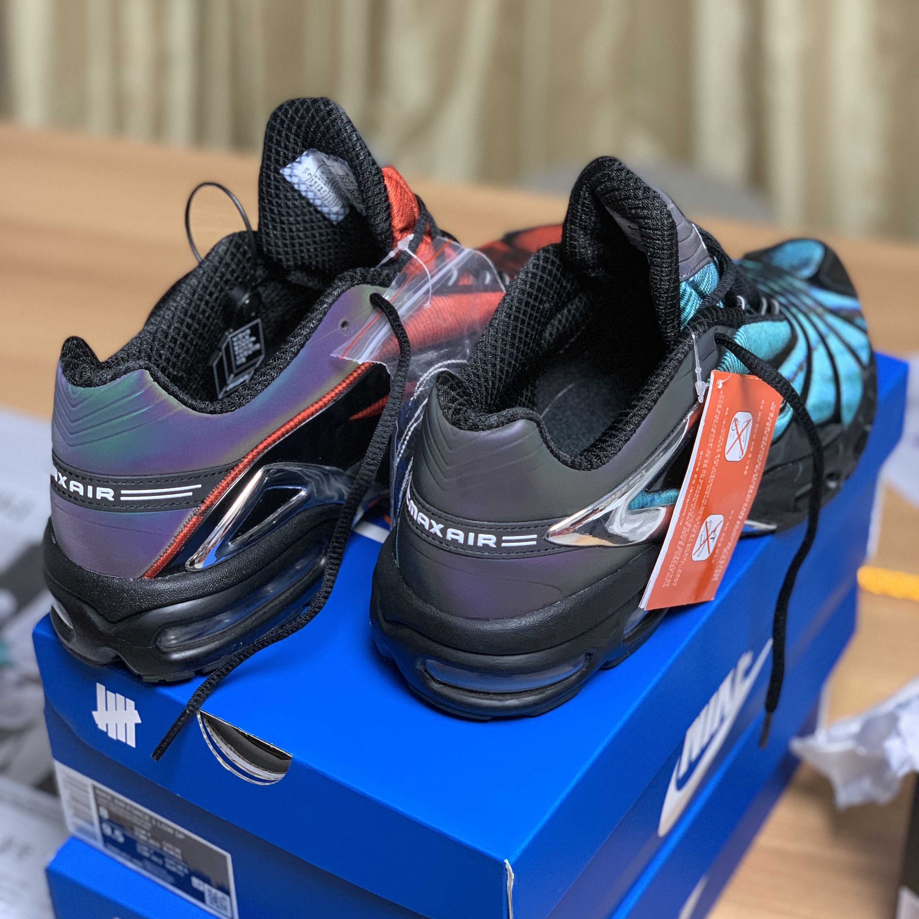Nike x Skepta Air Max Tailwind 5 Chrome Blue, Nike x Skepta Air Max Tailwind 5 Bloody Chrome 착용 스타일 - 2