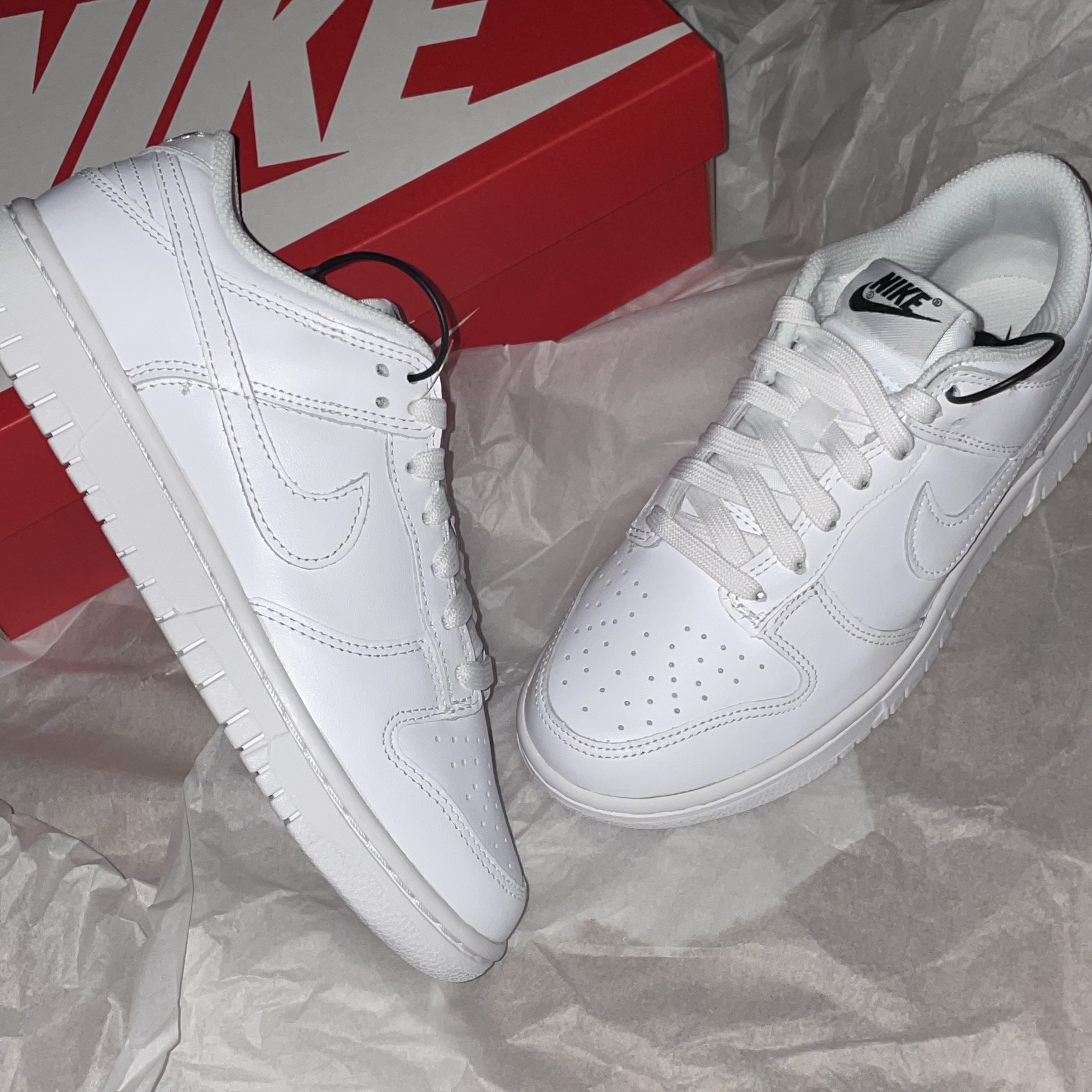 (W) Nike Dunk Low Triple White 착용 스타일