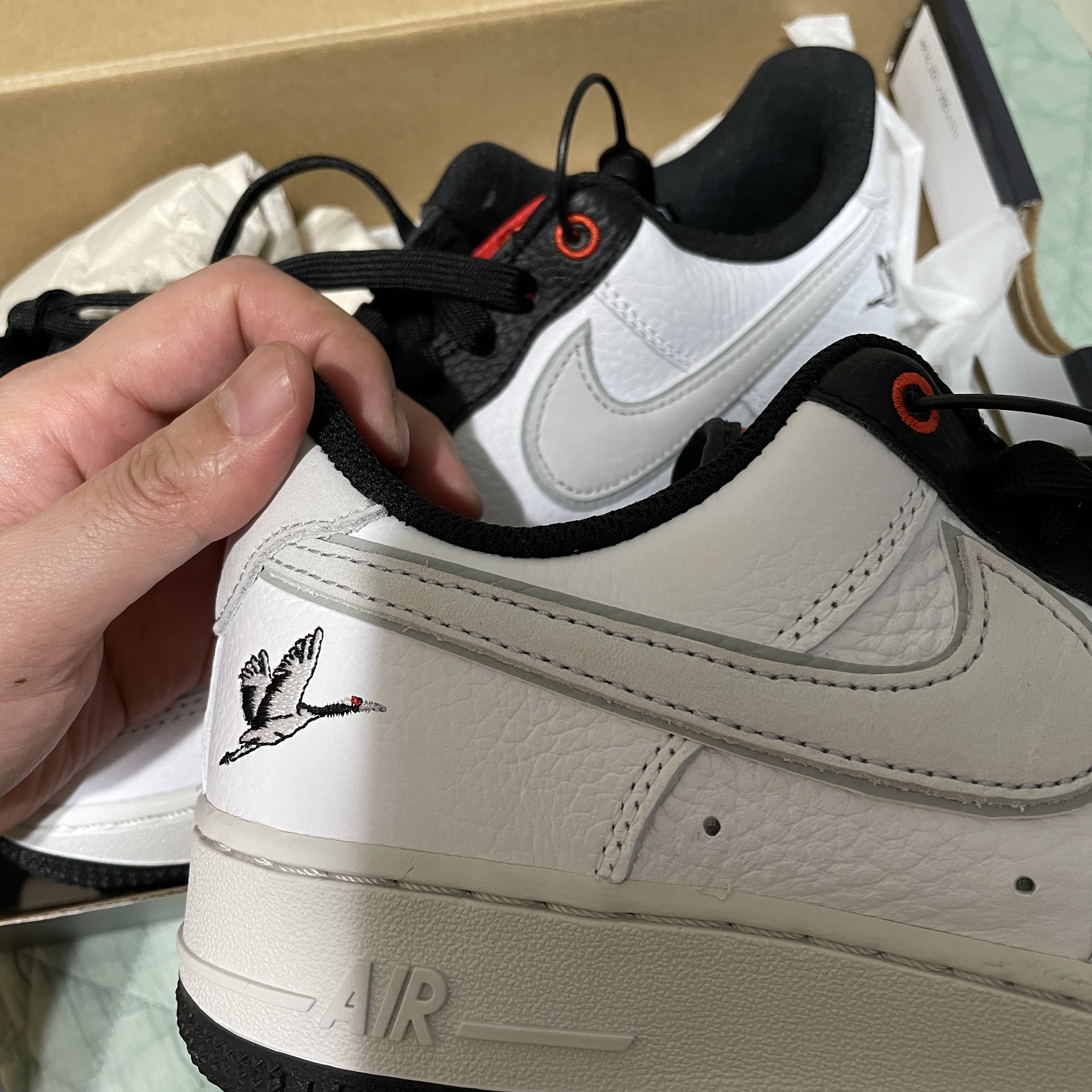 Nike Air Force 1 '07 LX Milky Stork, Nike x Undefeated Air Force 1 Low SP 5 On It Court Blue 착용 스타일 - 1