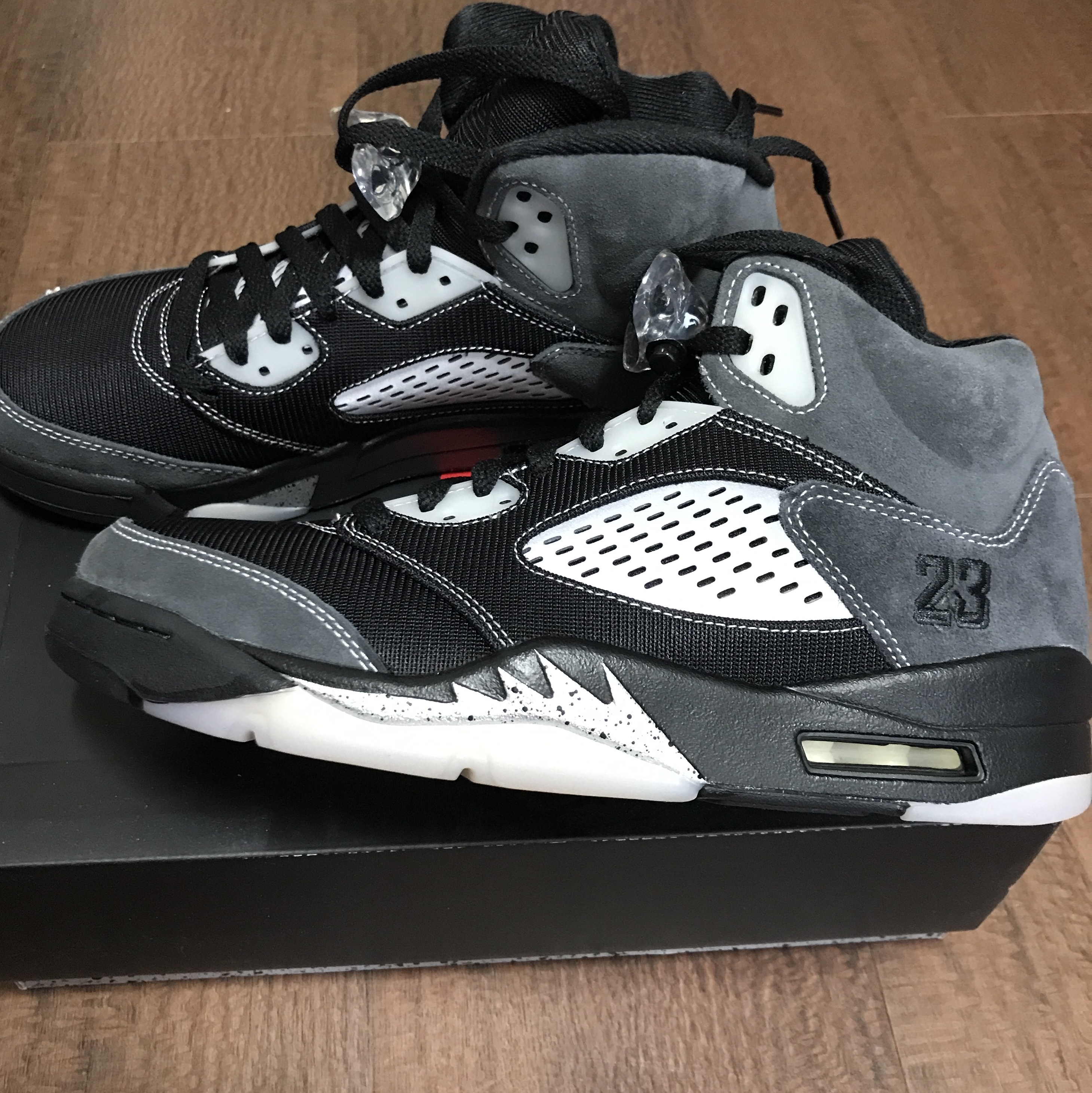 Jordan 5 Retro Anthracite 착용 스타일