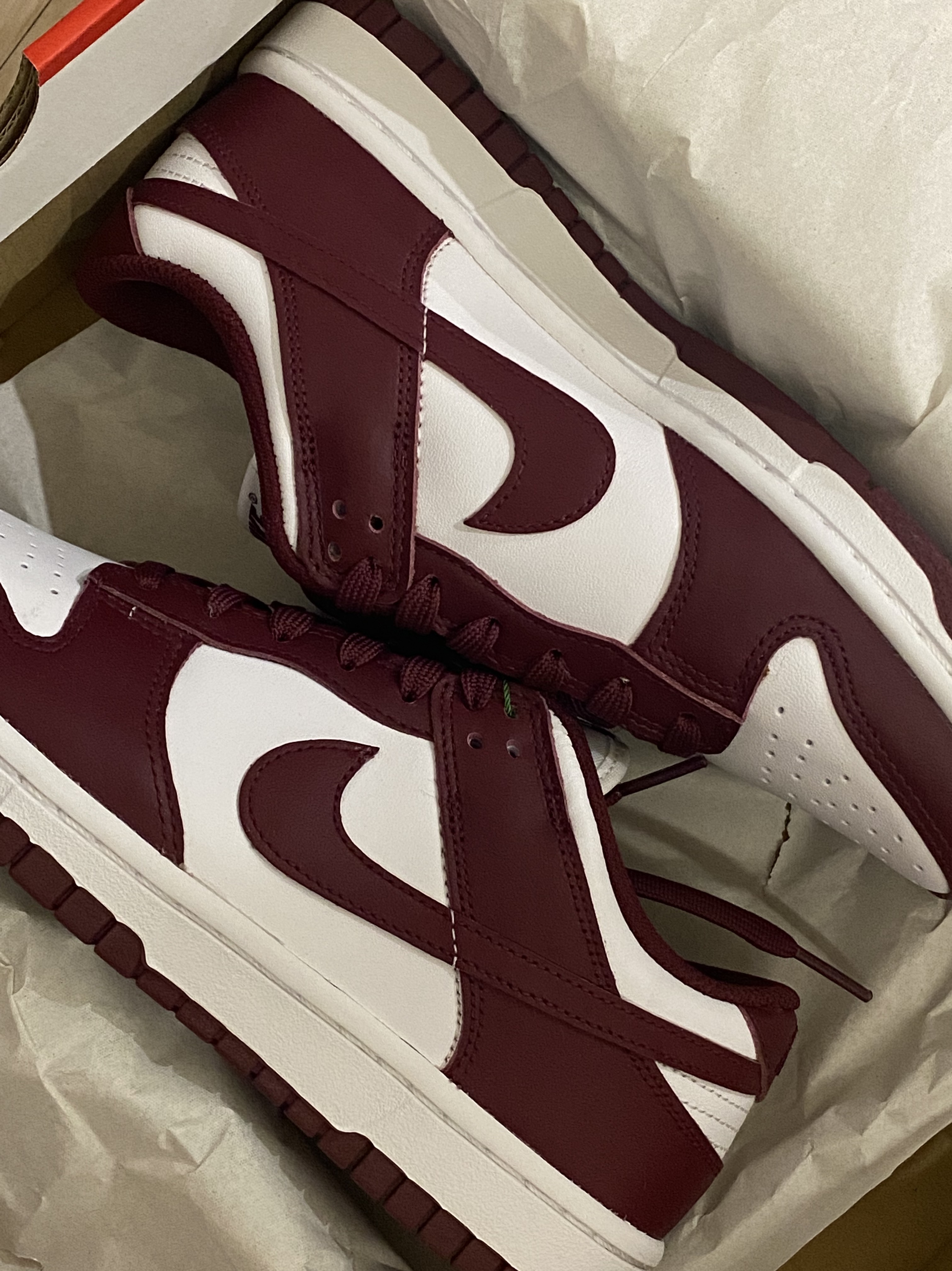 (W) Nike Dunk Low Bordeaux 착용 스타일