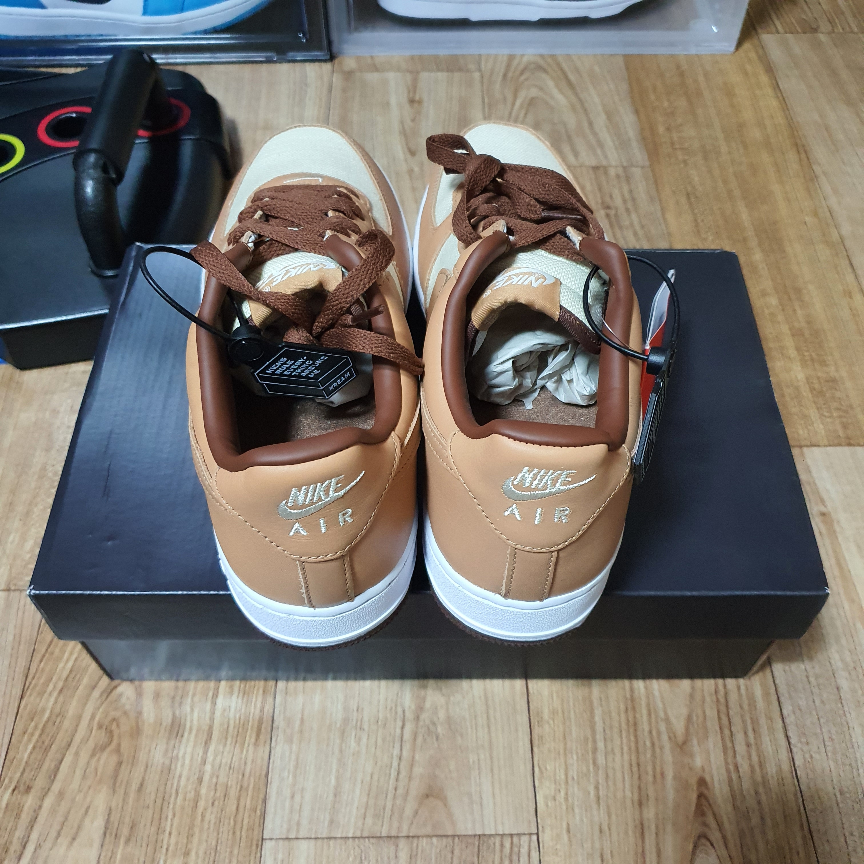 Nike Air Force 1 Low QS Acorn 2021 착용 스타일 - 4