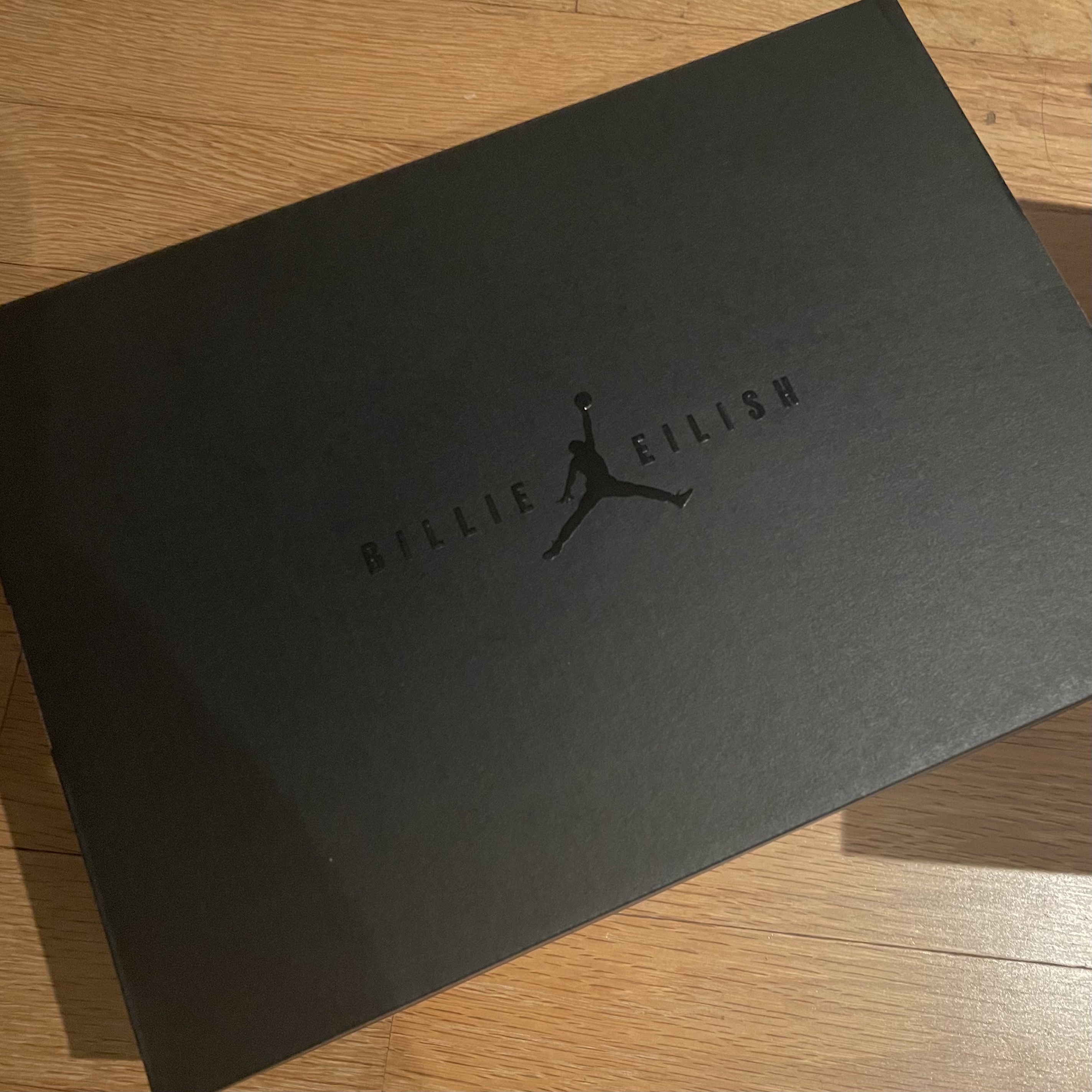 (W) Jordan 15 x Billie Eilish Retro SP Beige 착용 스타일 - 1
