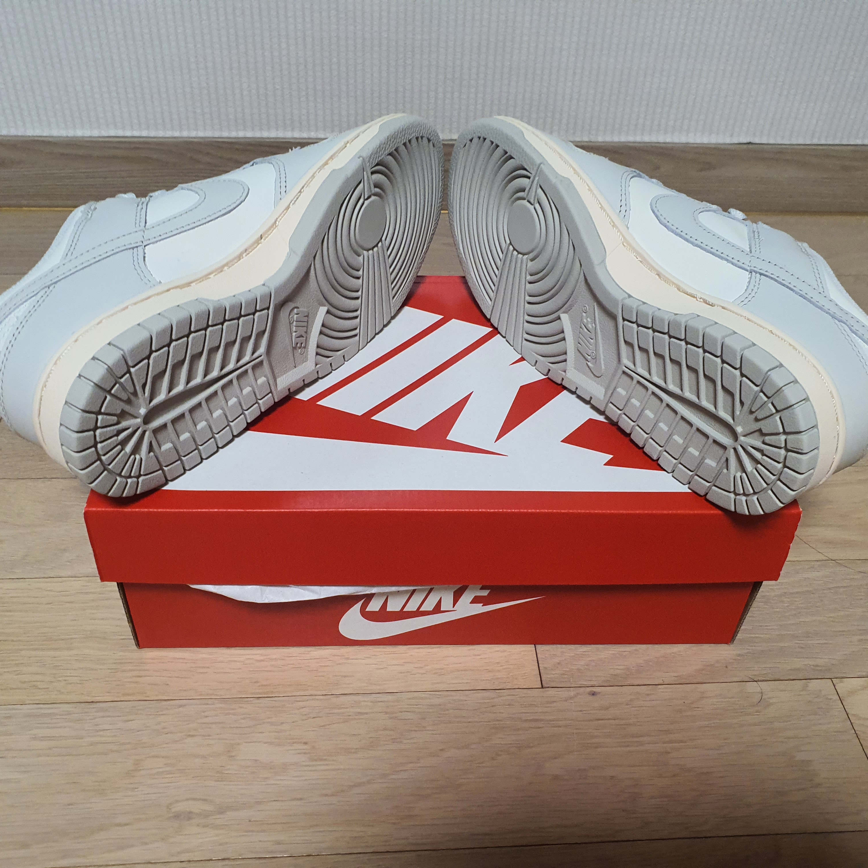 (W) Nike Dunk Low Light Bone 착용 스타일 - 4