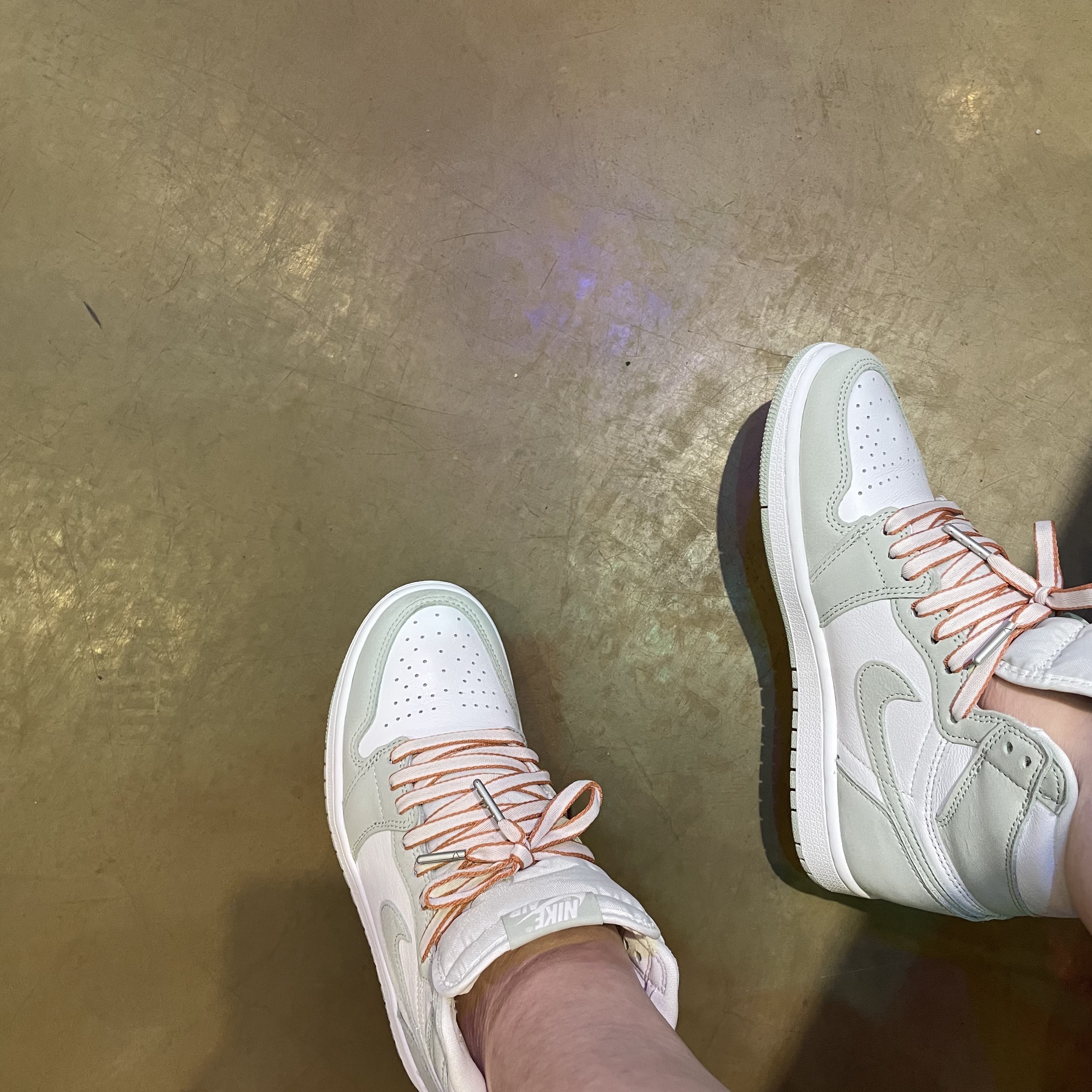 Nike Dunk Low Retro Black, (W) Jordan 1 Retro High OG Seafoam 착용 스타일 - 2