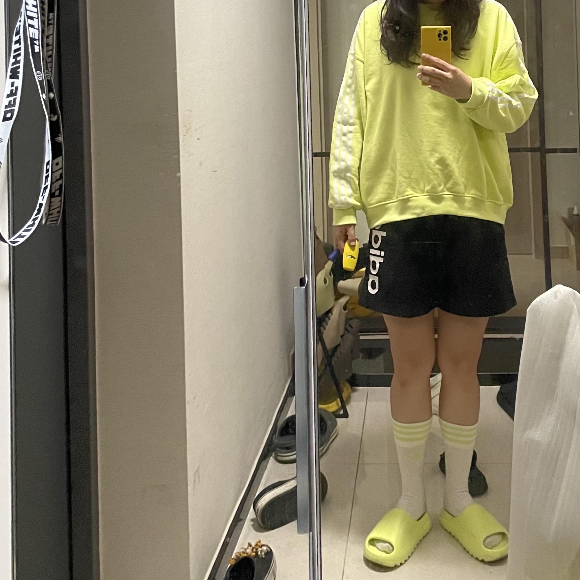 Off-White x Amore Pacific Protection Box (Without Cosmetics), Adidas Yeezy Slide Glow Green 착용 스타일
