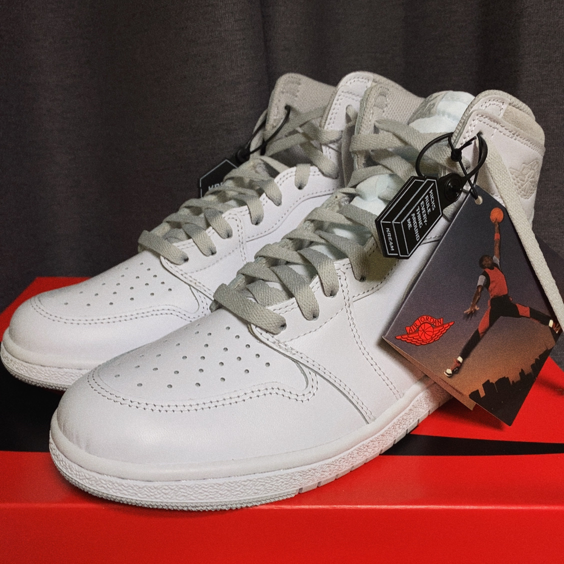 Jordan 1 Mid Light Smoke Grey, Jordan 1 High 85 Neutral Grey 착용 스타일 - 4