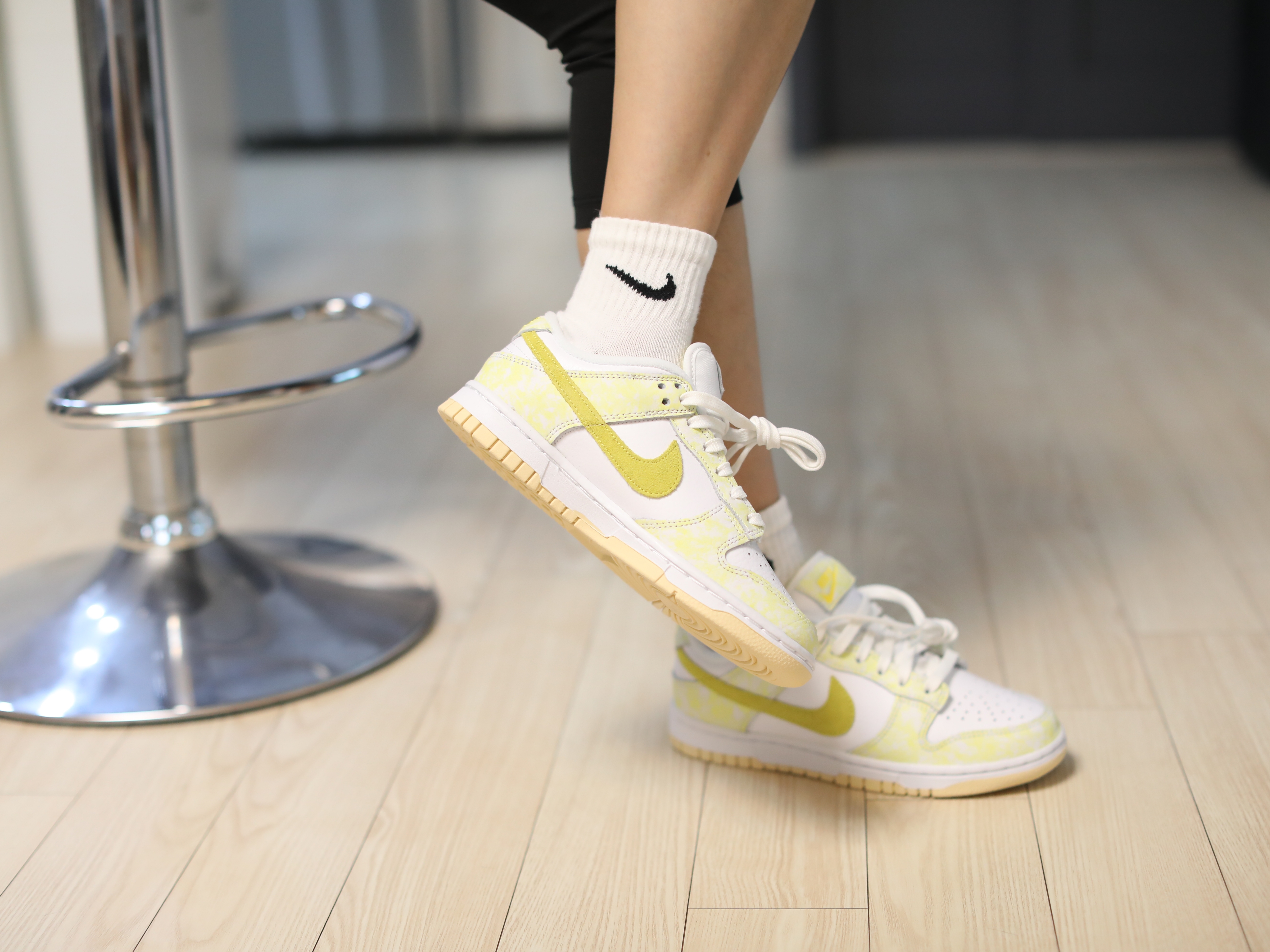 (W) Nike Dunk Low Yellow Strike 착용 스타일 - 4