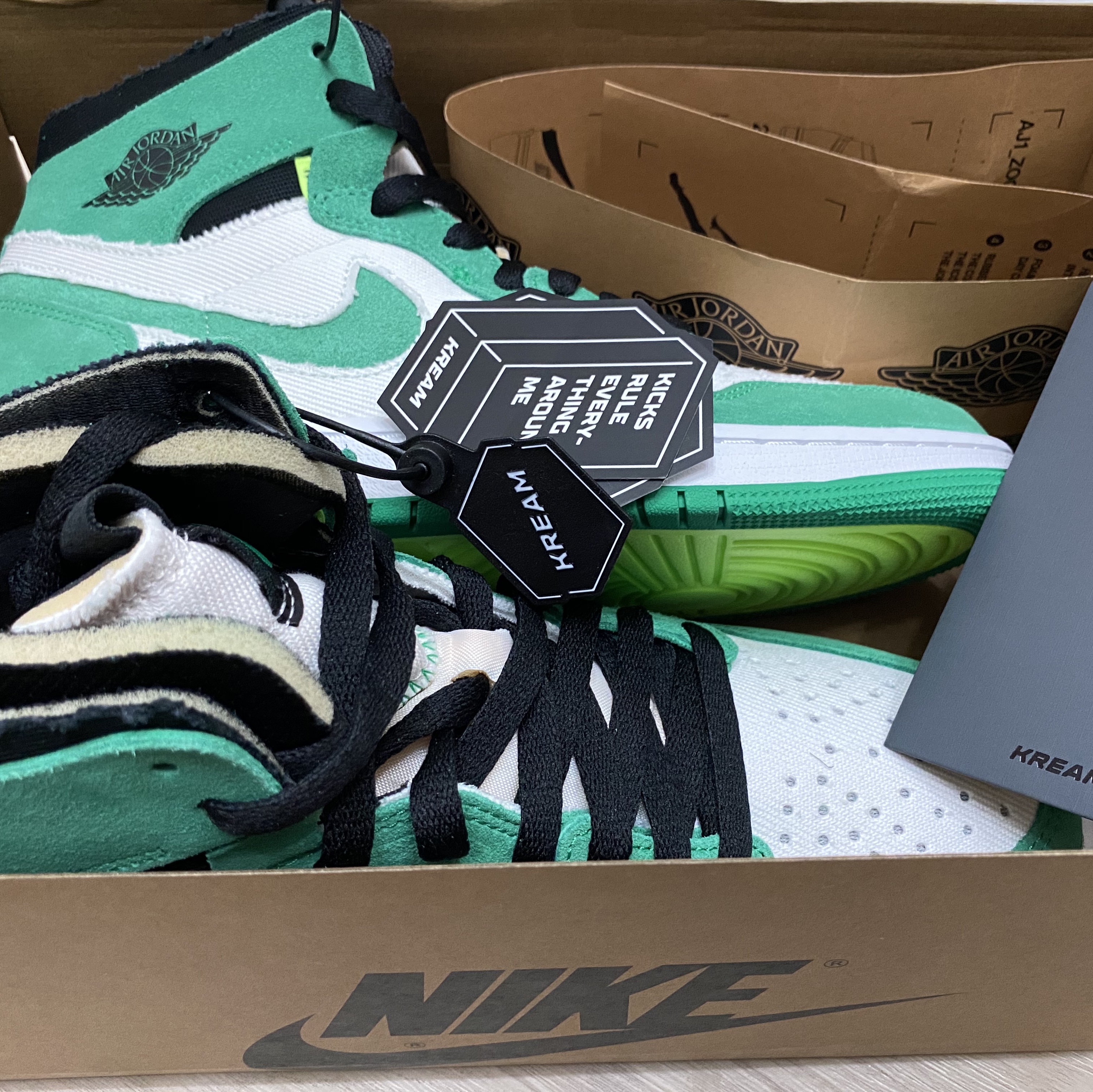 (W) Jordan 1 Zoom Air CMFT Stadium Green 착용 스타일 - 5