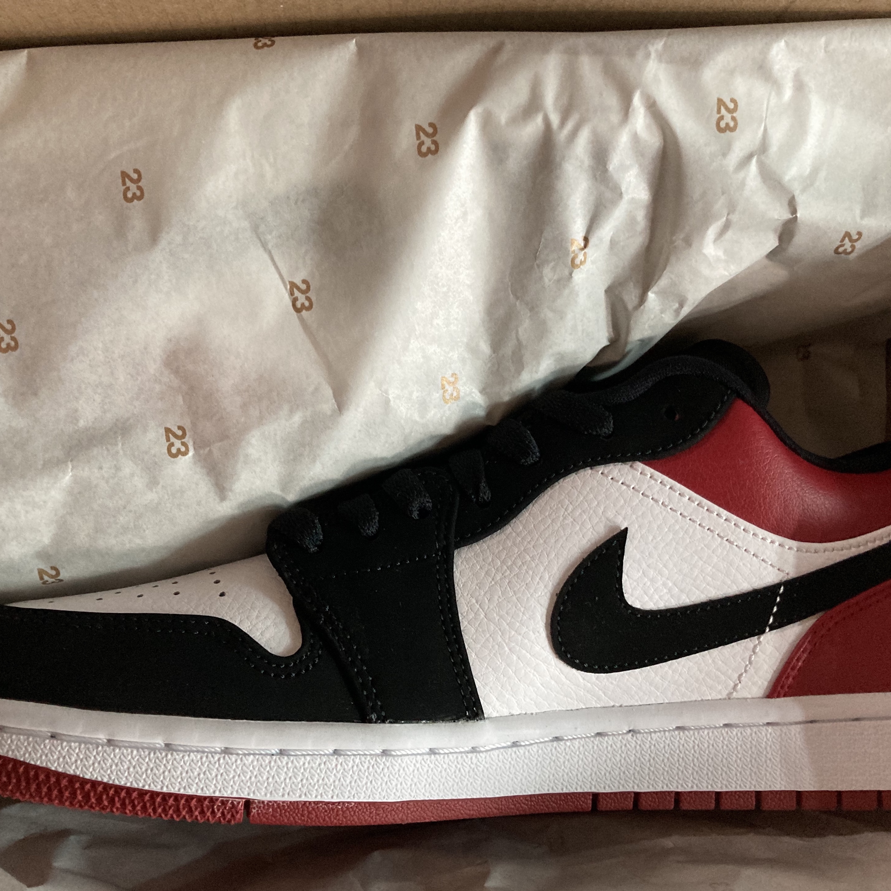 Jordan 1 Low Black Toe 착용 스타일