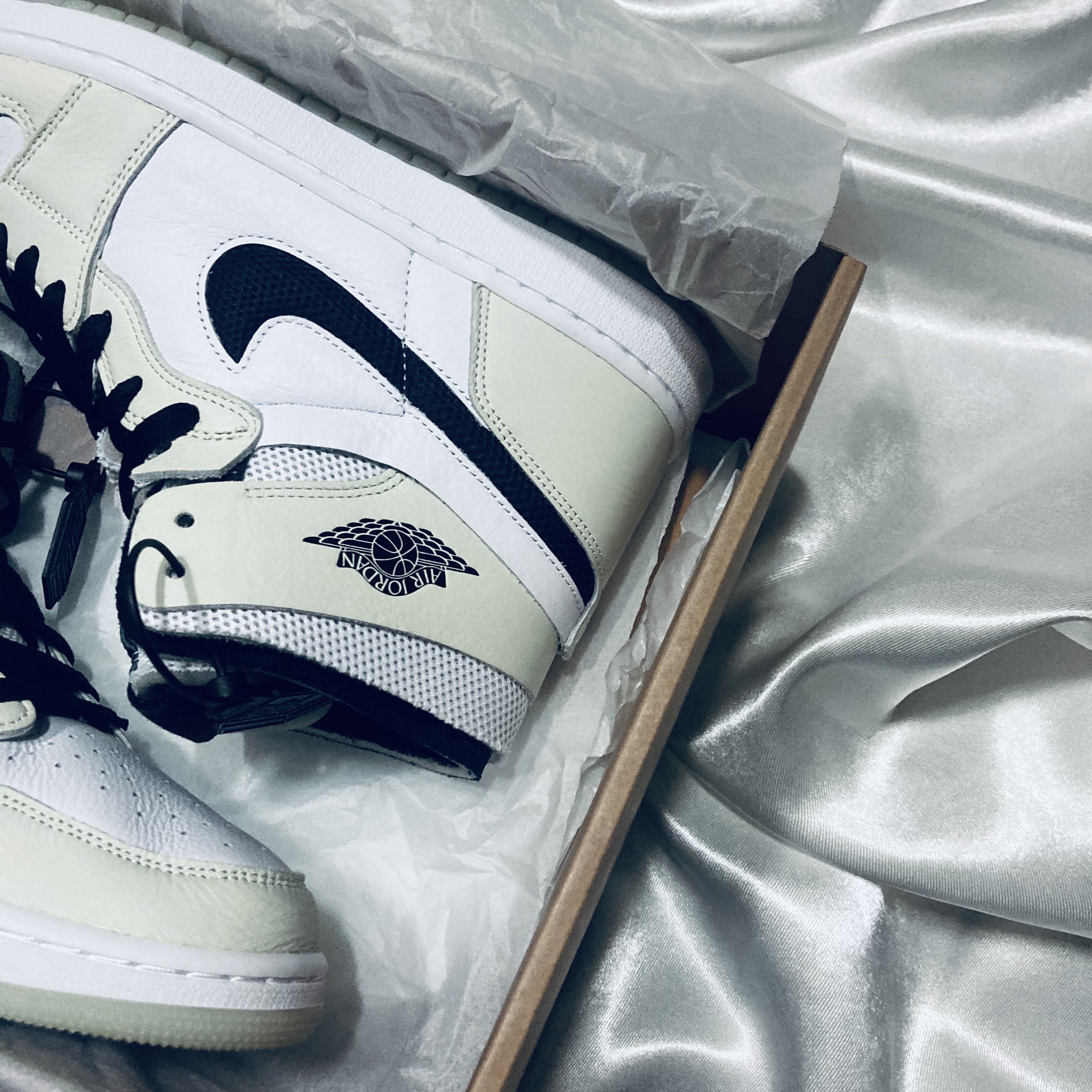 (W) Jordan 1 Zoom Air CMFT Light Bone 착용 스타일 - 3