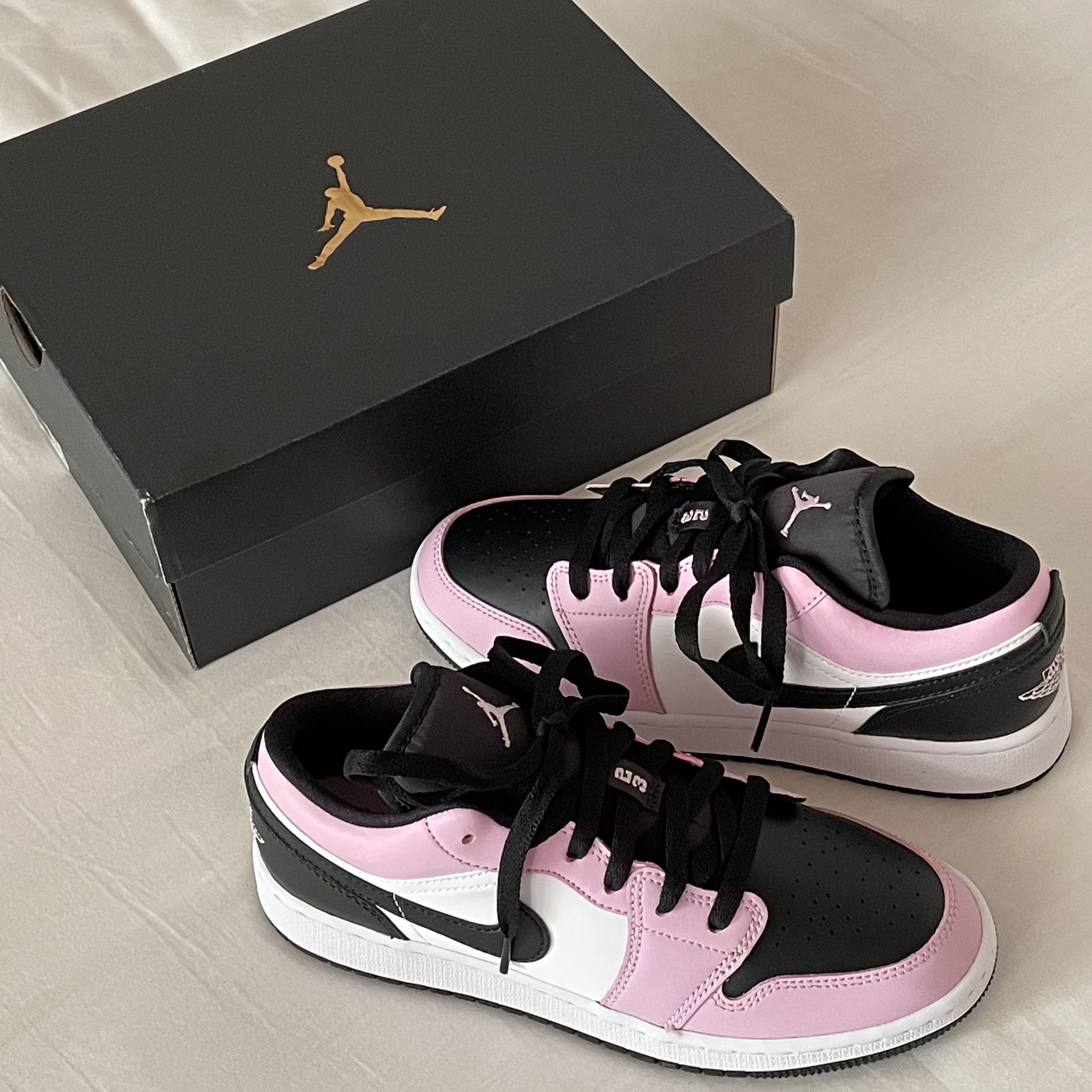 (GS) Jordan 1 Low Light Arctic Pink 착용 스타일 - 2