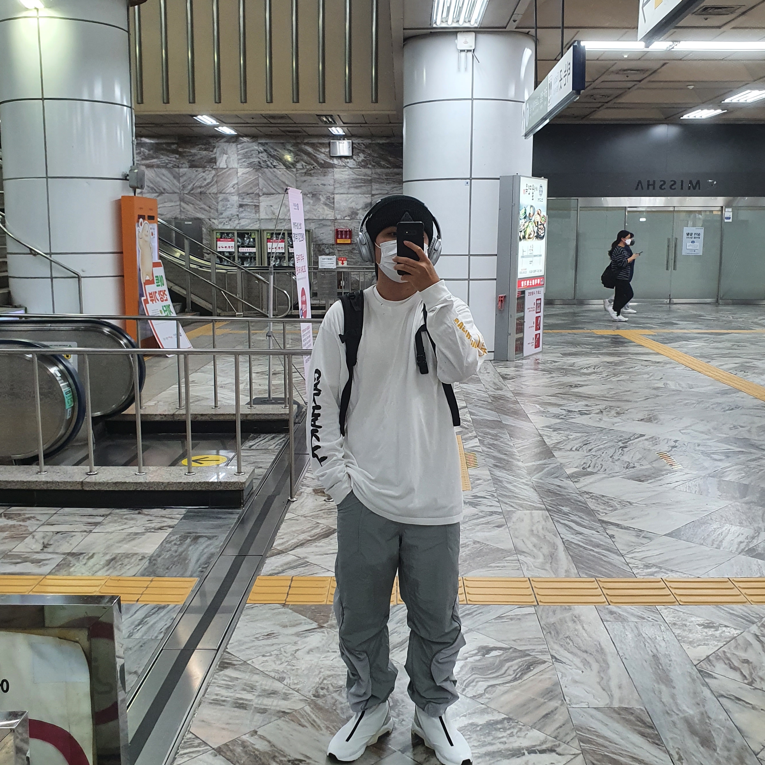 Nike x Ambush Air Max 180 High White 착용 스타일 - 1