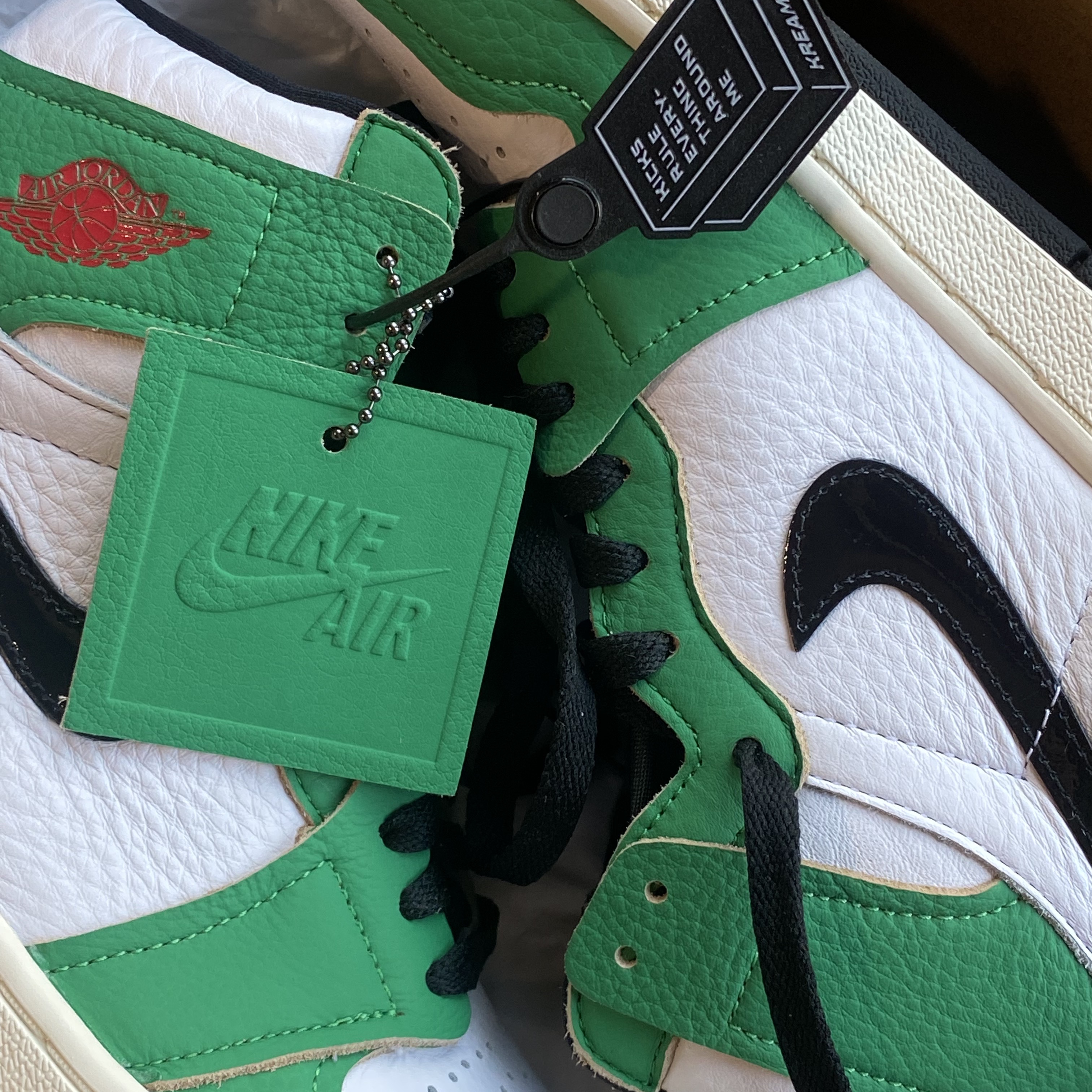 (W) Jordan 1 Retro High OG Lucky Green 착용 스타일 - 2