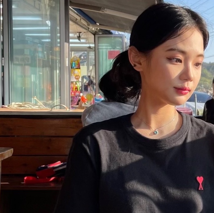 AMI de Coeur T-Shirt Black 착용 스타일
