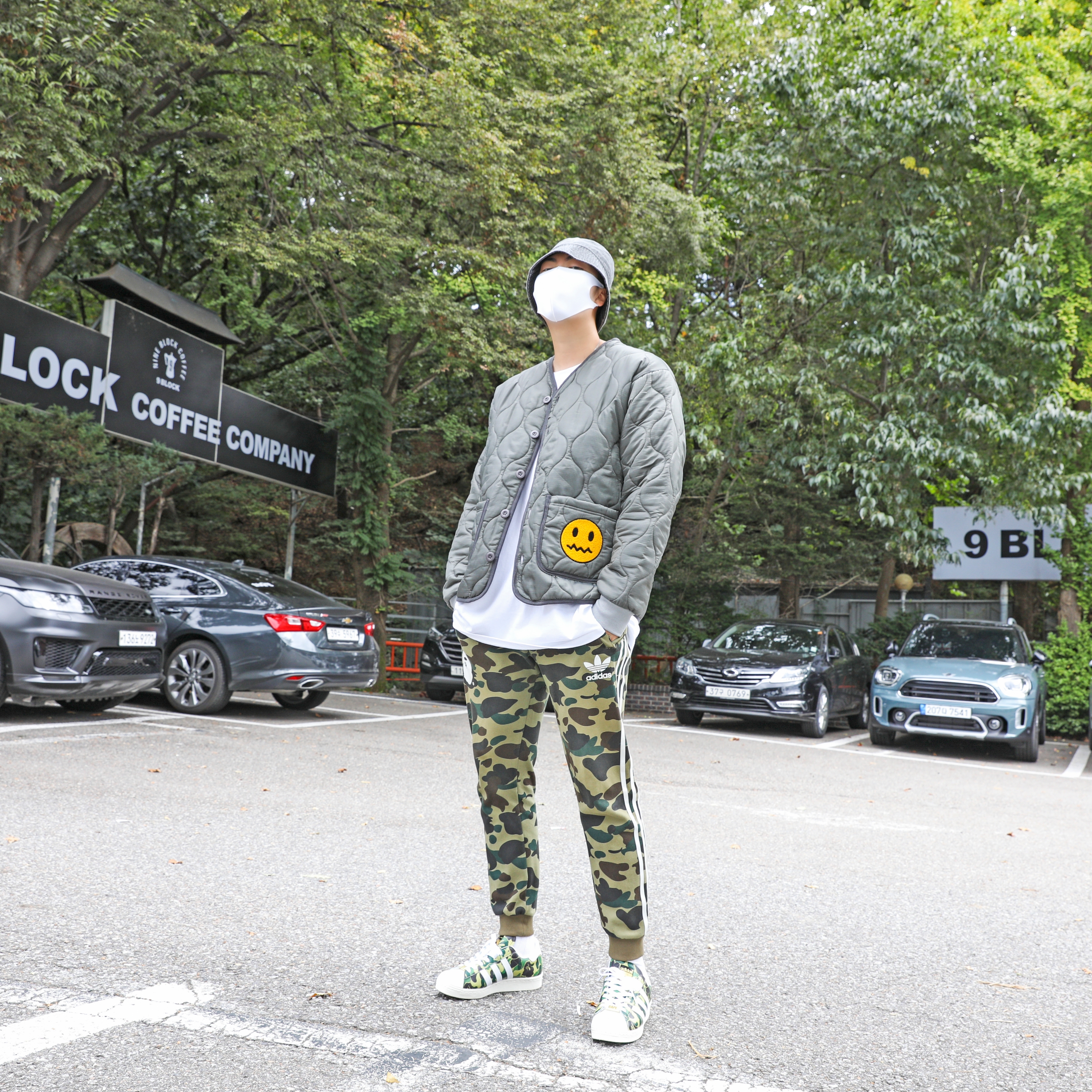 Adidas x BAPE Superstar 80s Green Camo 착용 스타일 - 1
