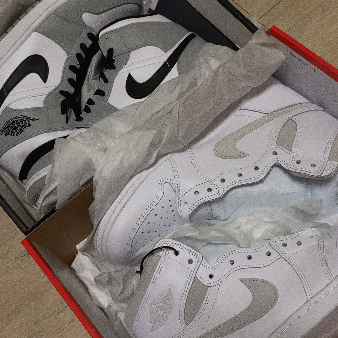 Jordan 1 Mid Light Smoke Grey, Jordan 1 High 85 Neutral Grey 착용 스타일 - 1