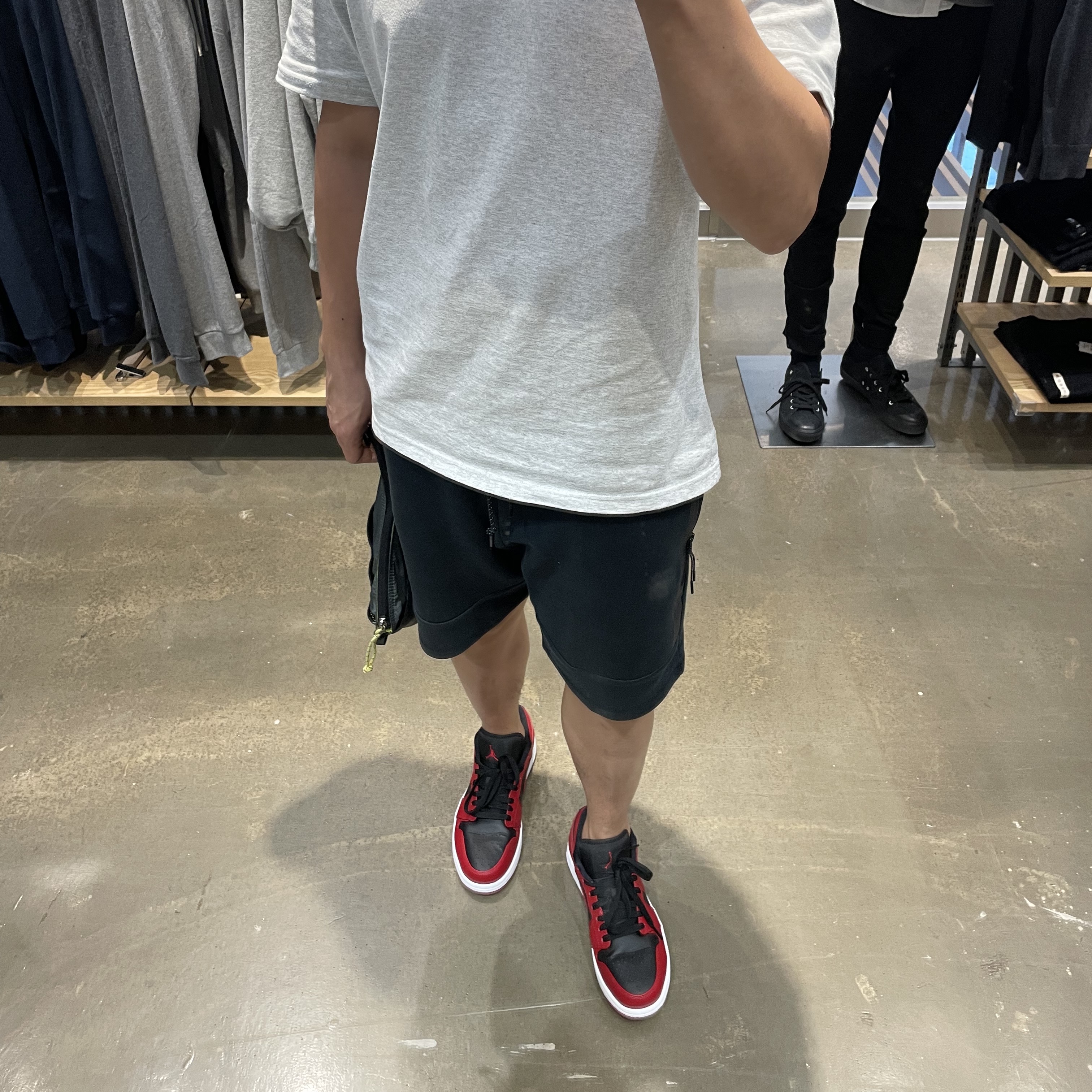 Jordan 1 Low Varsity Red 착용 스타일