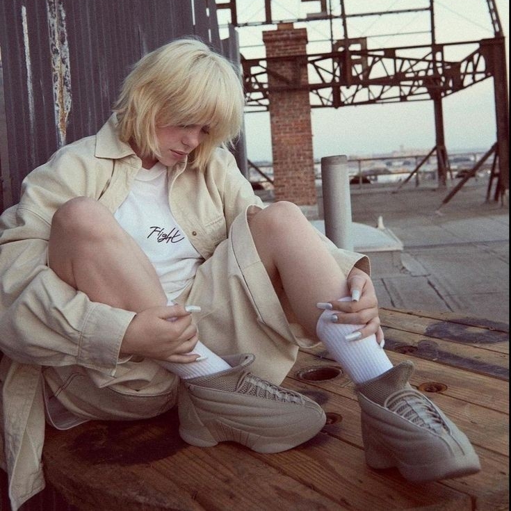 (W) Jordan 15 x Billie Eilish Retro SP Beige 착용 스타일 - 1