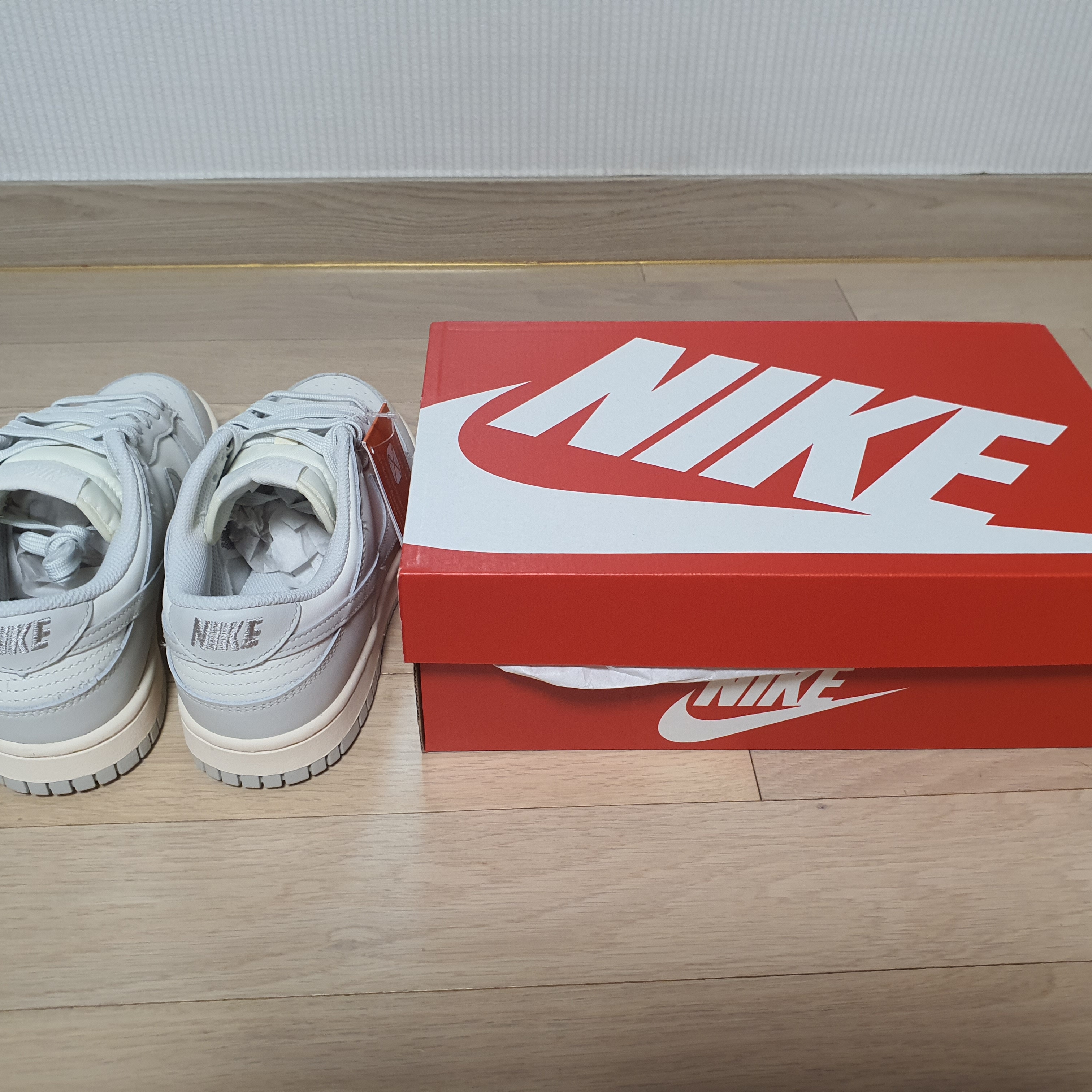 (W) Nike Dunk Low Light Bone 착용 스타일 - 3