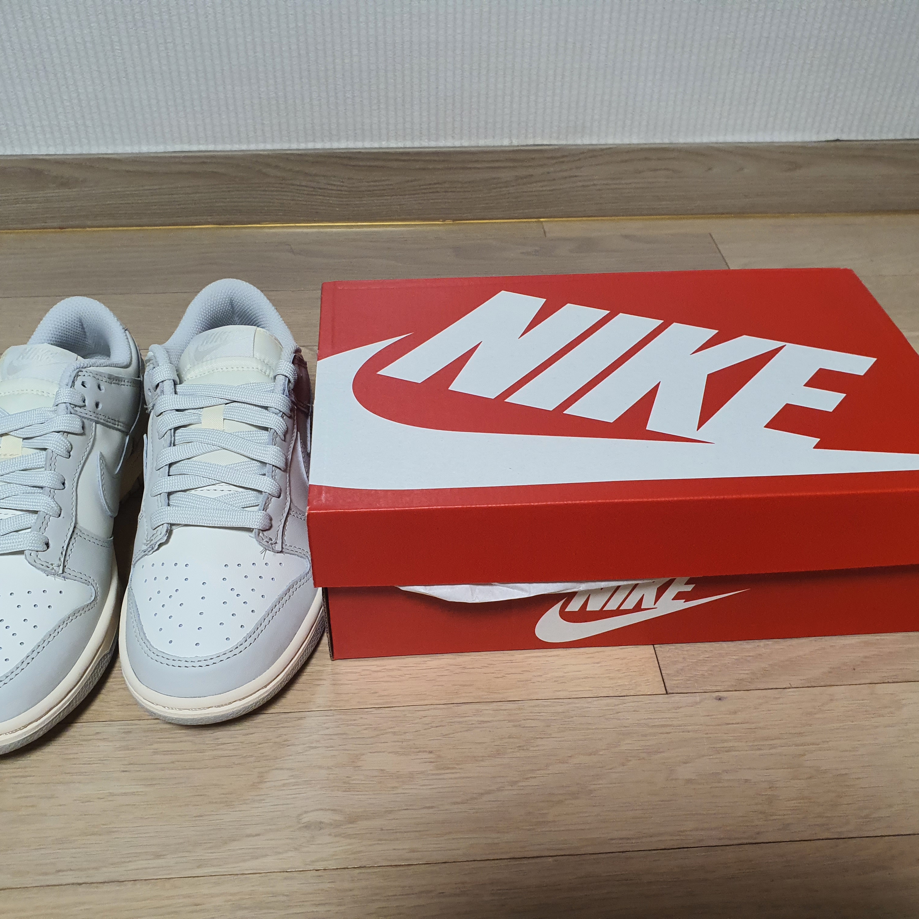 (W) Nike Dunk Low Light Bone 착용 스타일 - 2