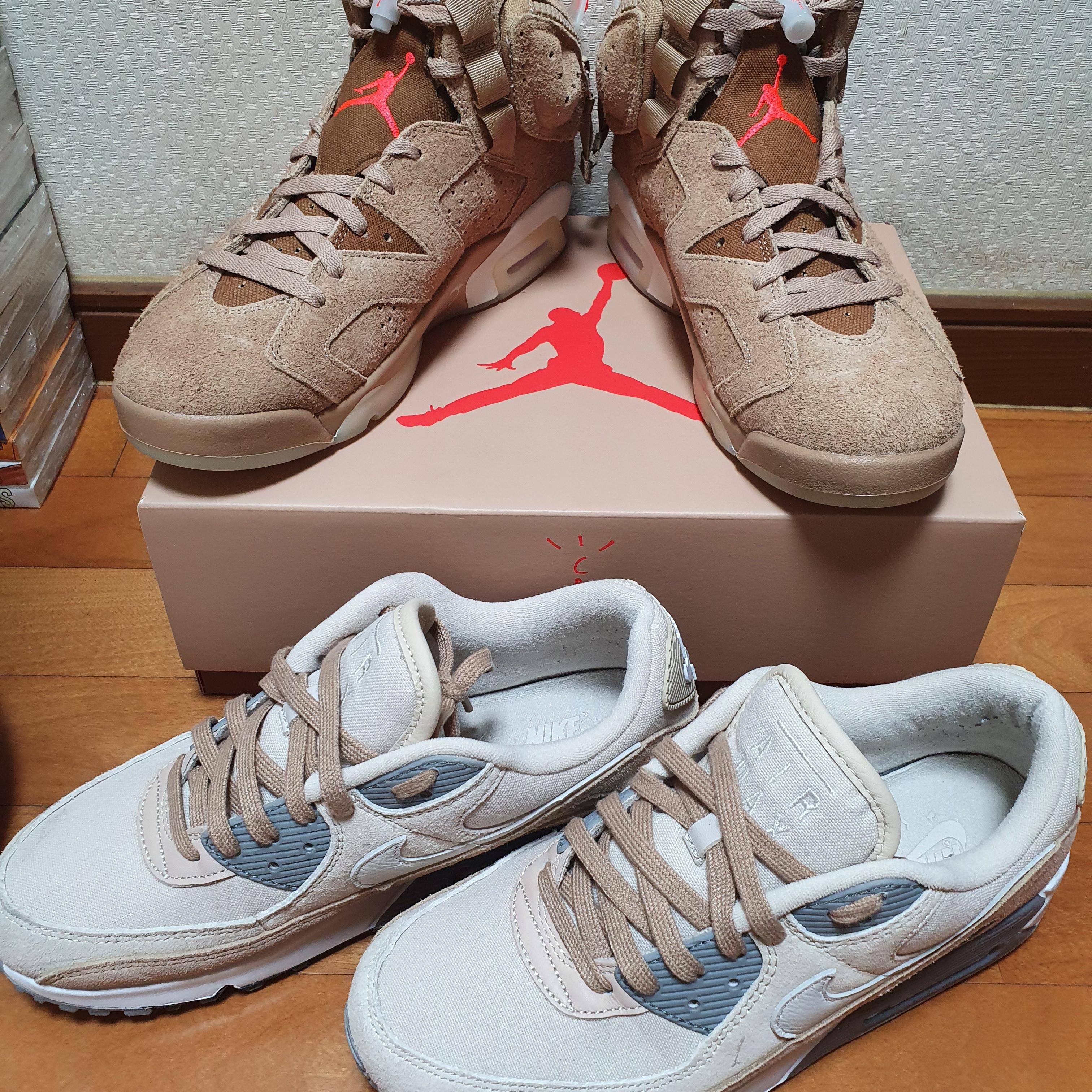 Jordan 6 x Travis Scott Retro SP British Khaki, Nike Air Max 90 PRM Sanddrift 착용 스타일