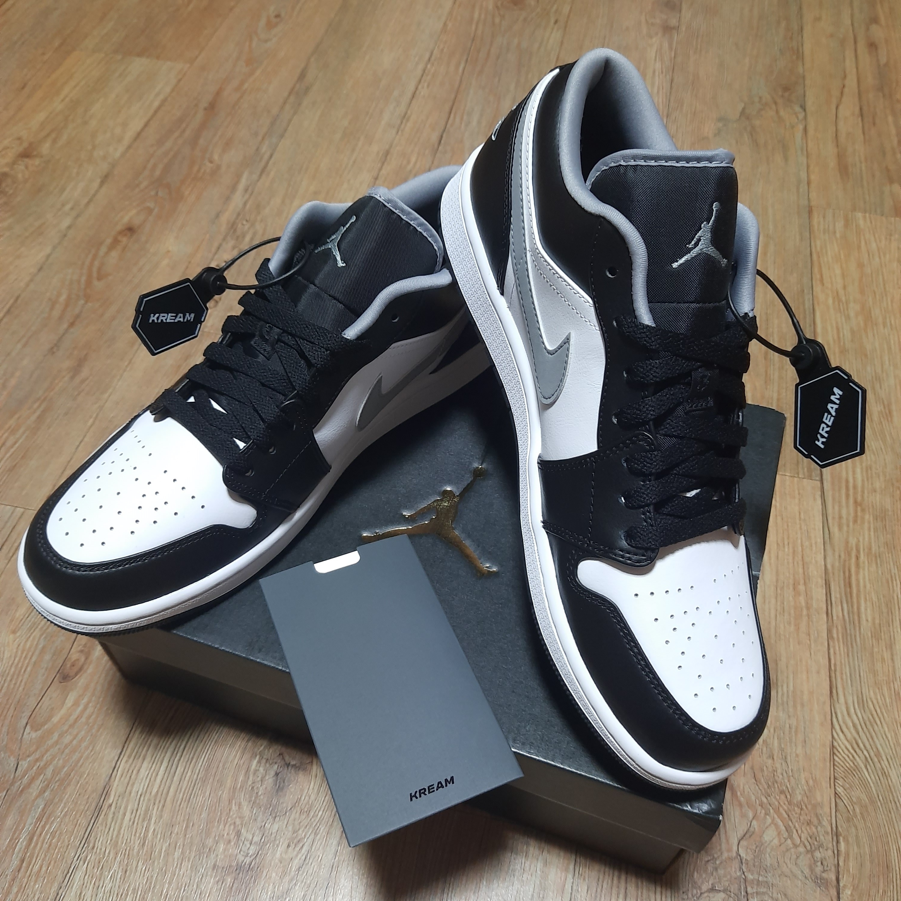 Jordan 1 Low Black Particle Grey 착용 스타일 - 1