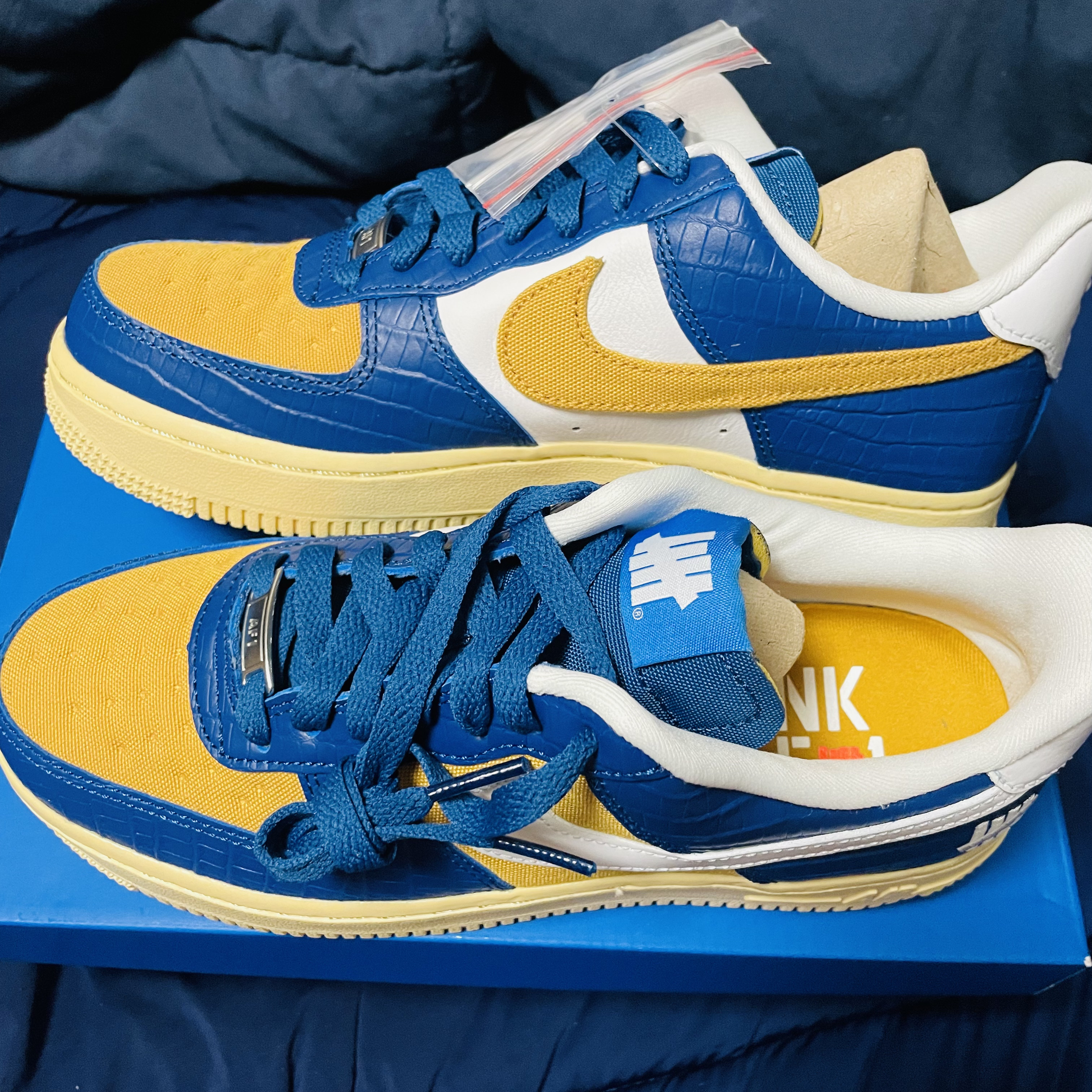 Nike x Undefeated Air Force 1 Low SP 5 On It Court Blue 착용 스타일 - 2