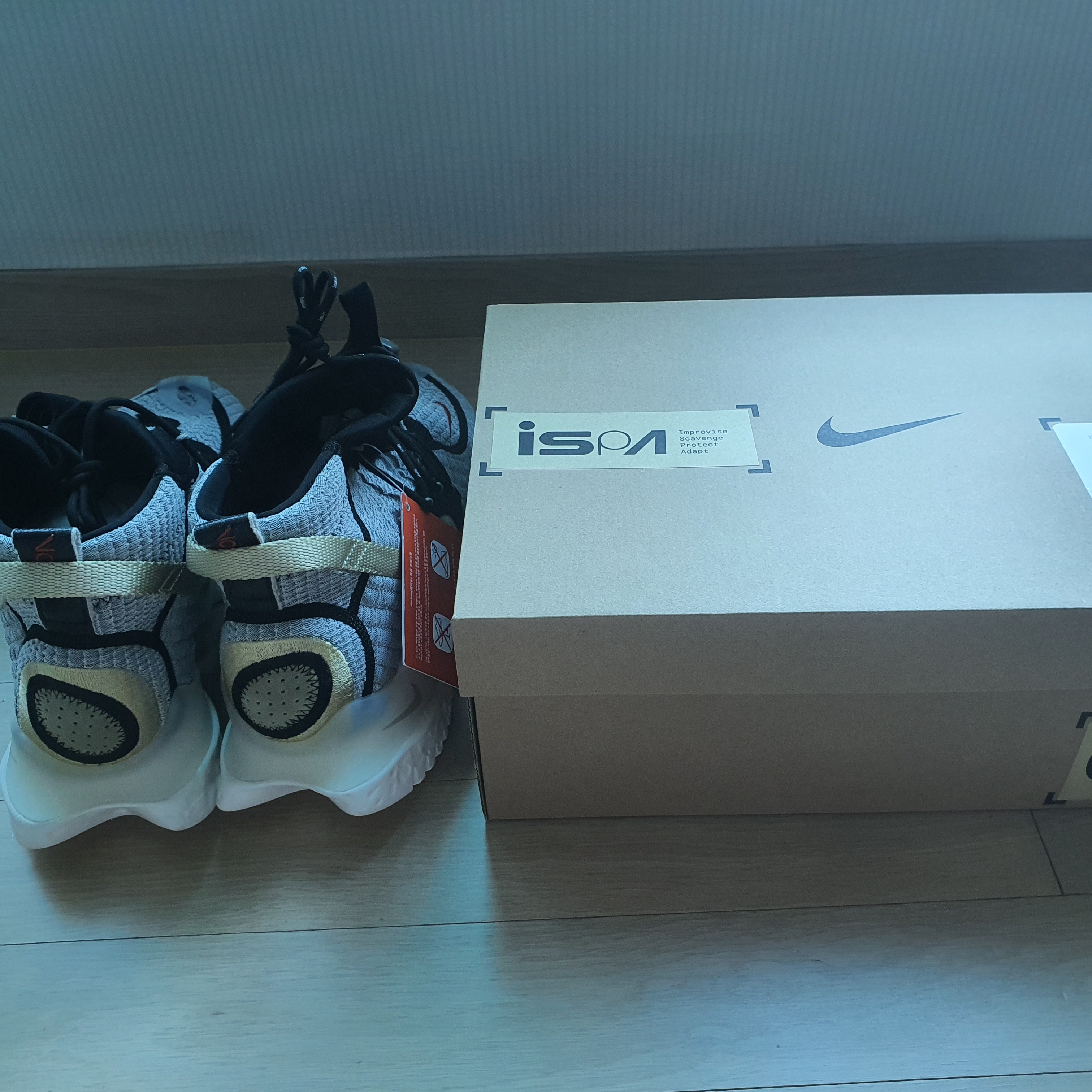 Nike Flow 2020 ISPA SE Black Iron 착용 스타일 - 3