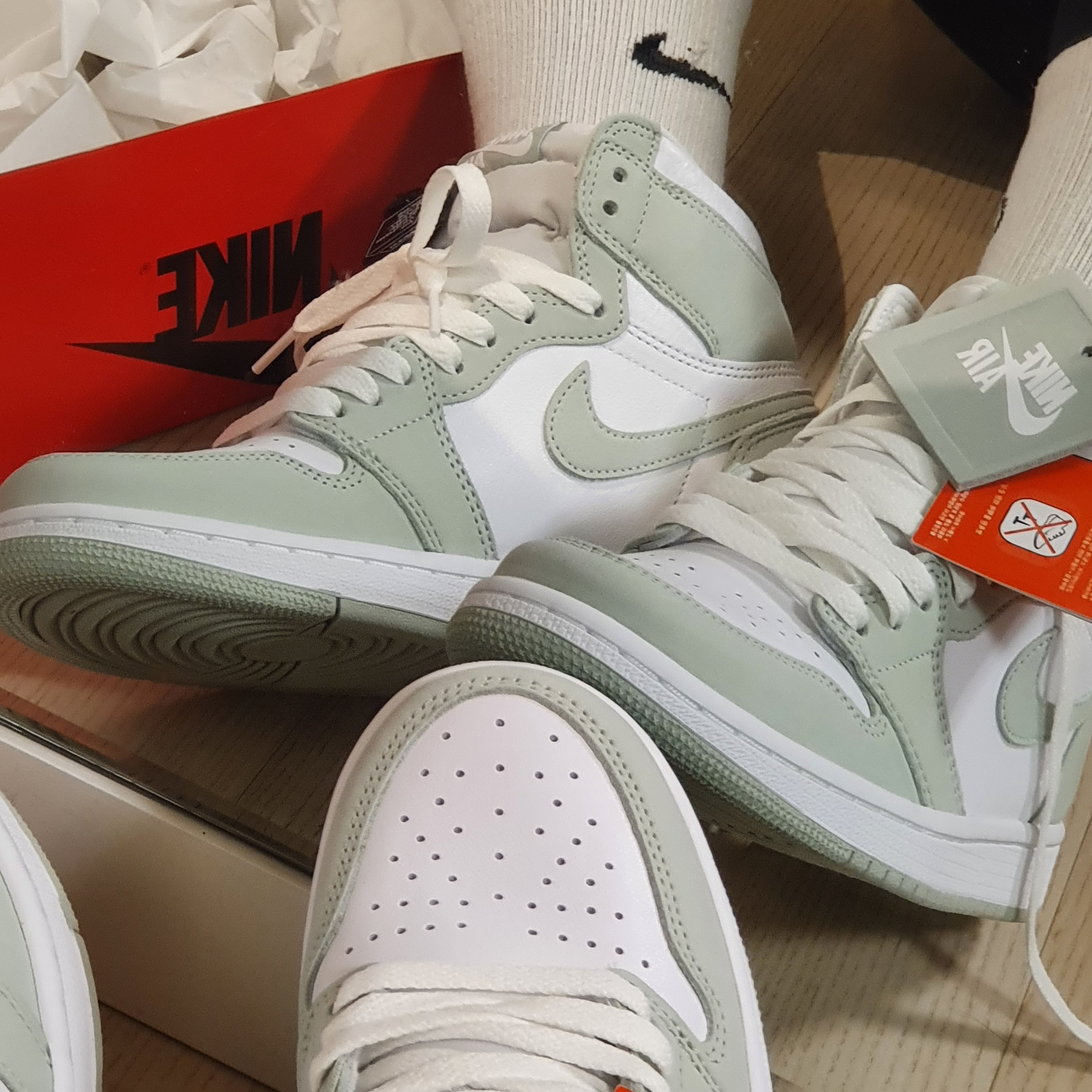 (W) Jordan 1 Retro High OG Seafoam 착용 스타일
