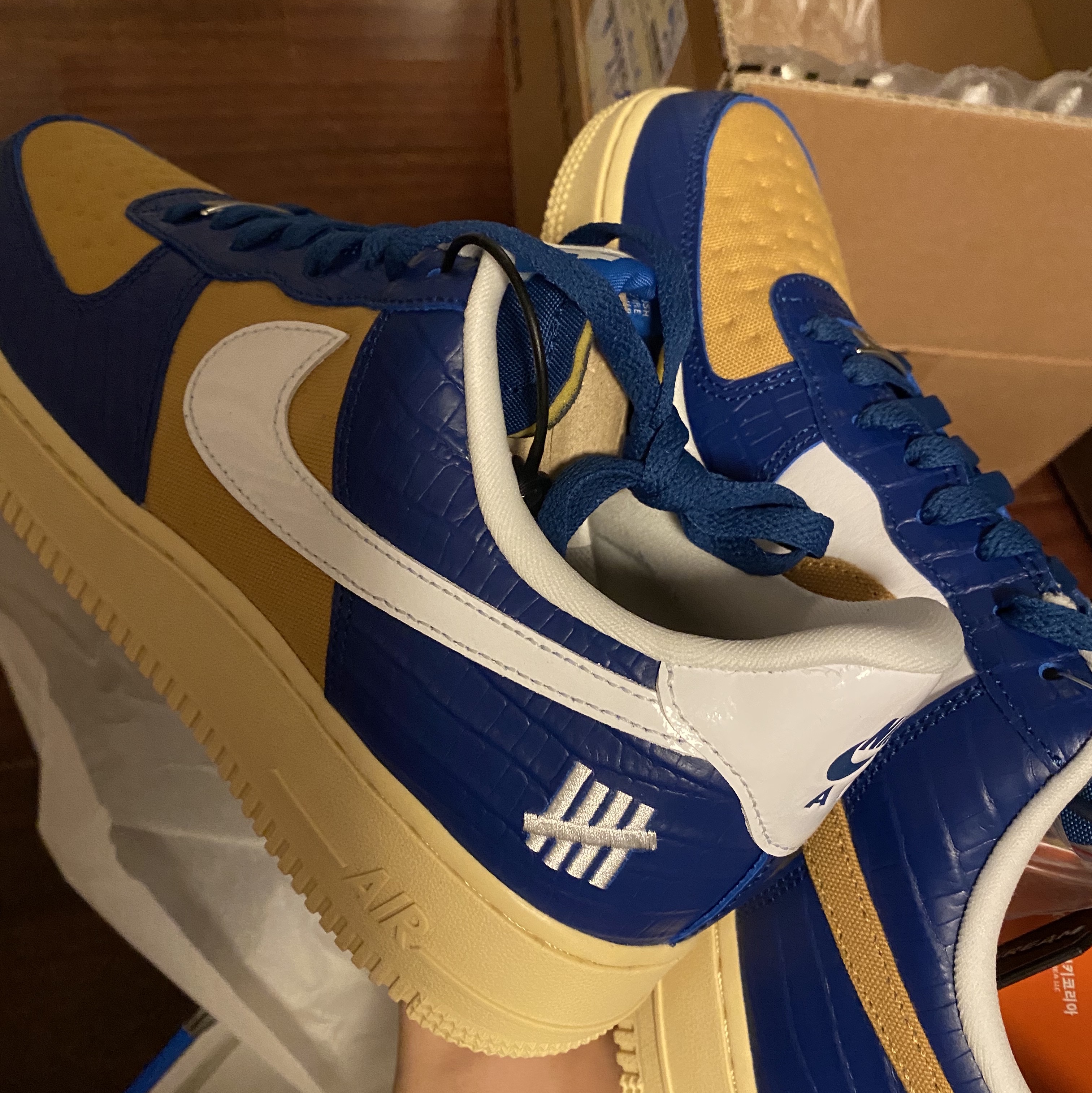 Nike x Undefeated Air Force 1 Low SP 5 On It Court Blue 착용 스타일