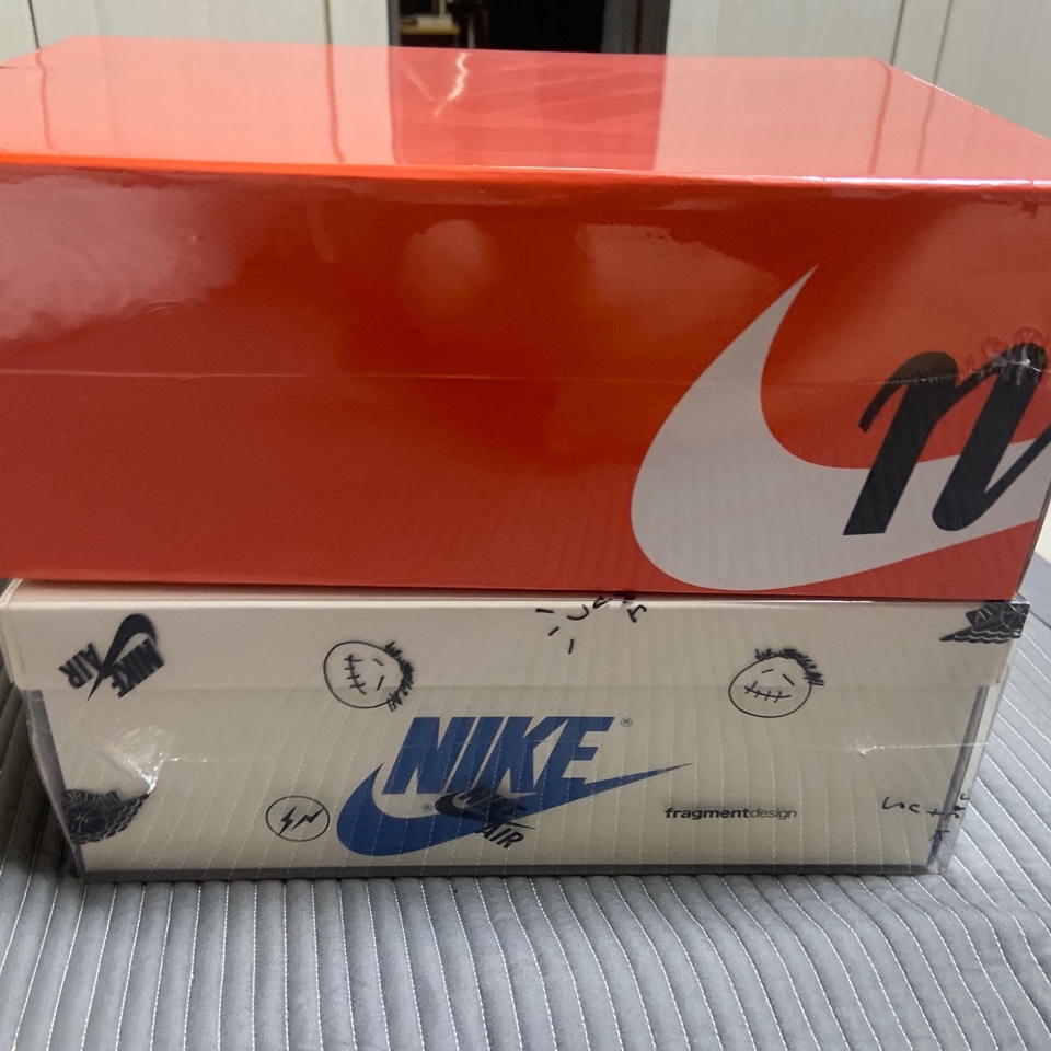 Jordan 1 x Travis Scott x Fragment Retro Low OG SP Military Blue, Nike x Sacai x Fragment LDWaffle Light Smoke Grey 착용 스타일 - 1