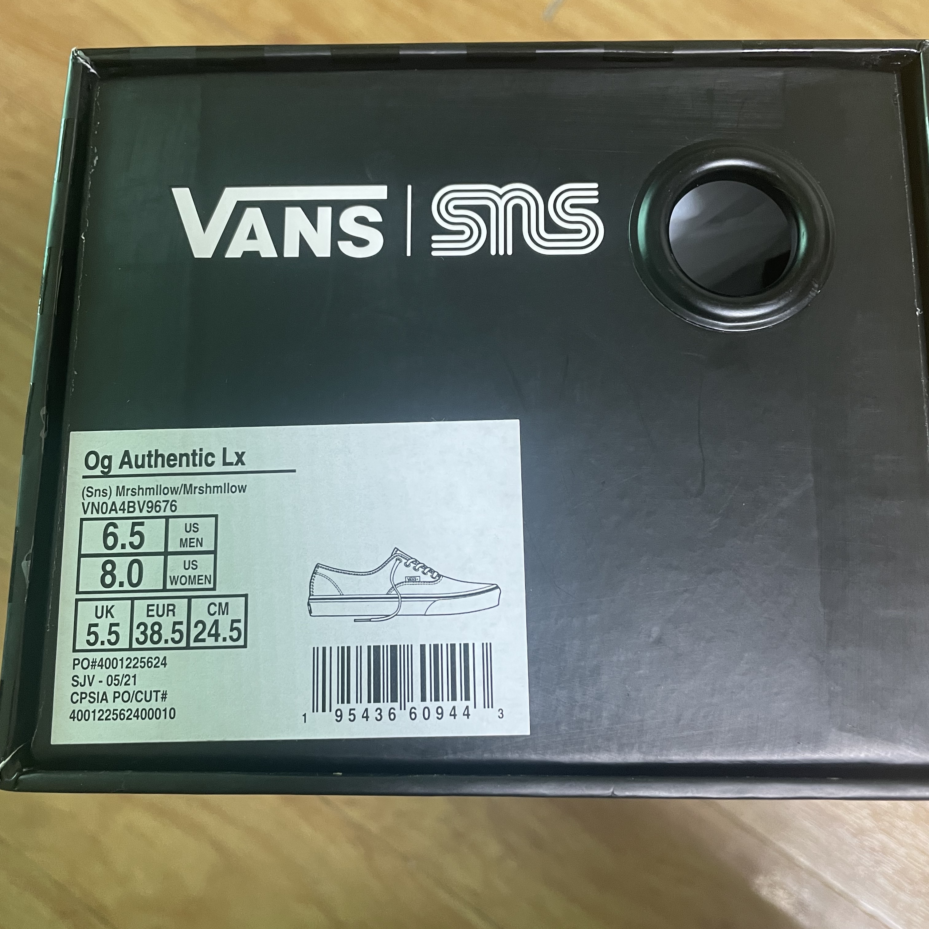 Vans Vault x SNS OG Authentic LX Marshmallow 착용 스타일 - 2