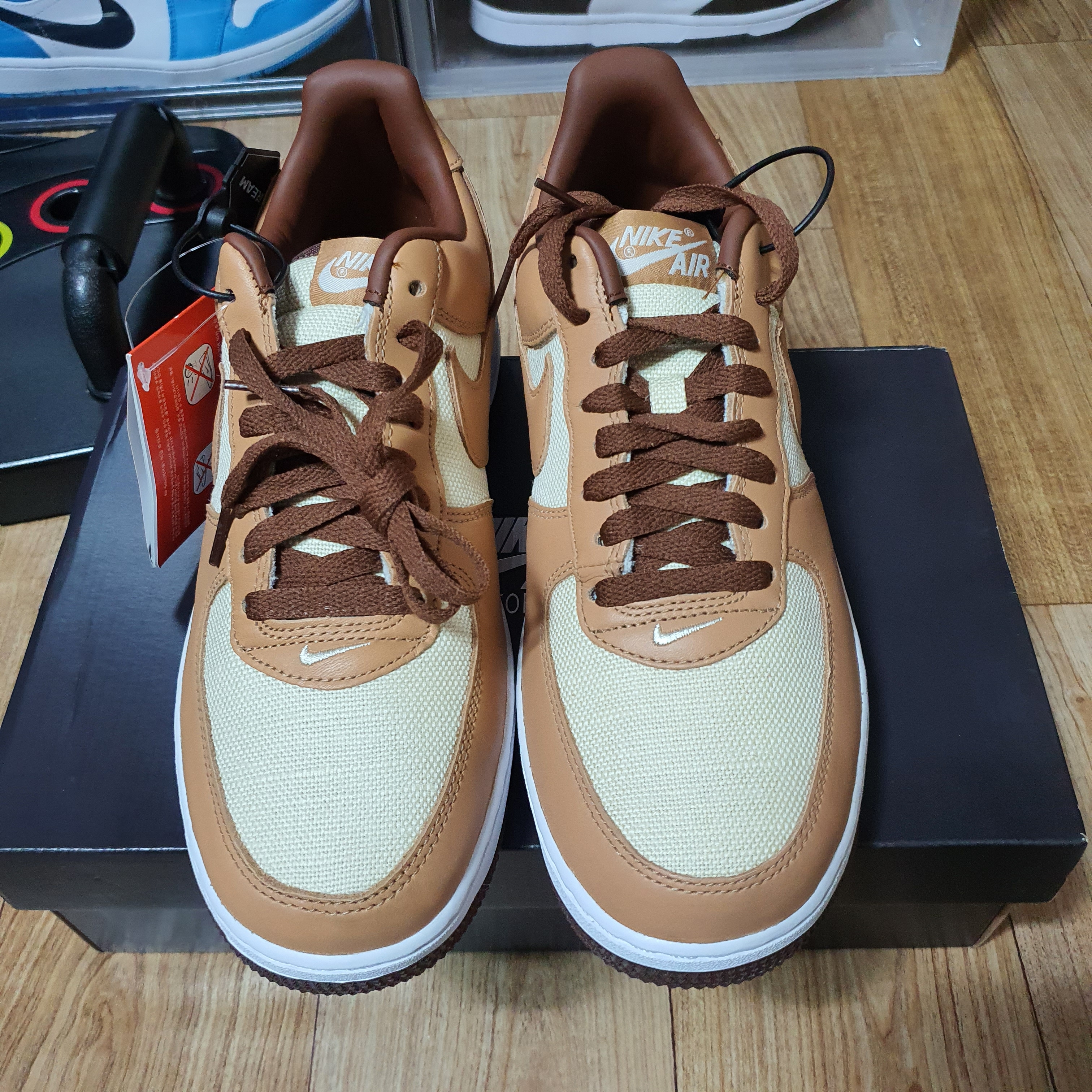 Nike Air Force 1 Low QS Acorn 2021 착용 스타일 - 2