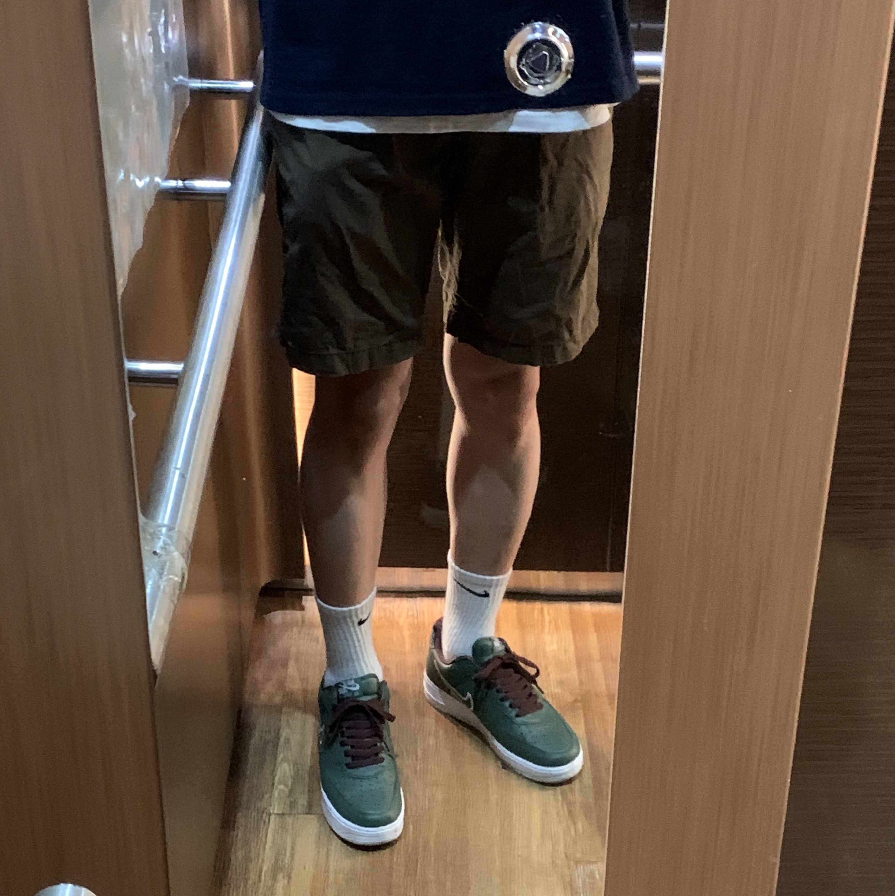 Nike Air Force 1 Low Hong Kong 2018 착용 스타일 - 1