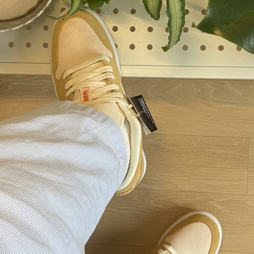 (W) Jordan 1 Low SE Corduroy Tan 착용 스타일 - 1