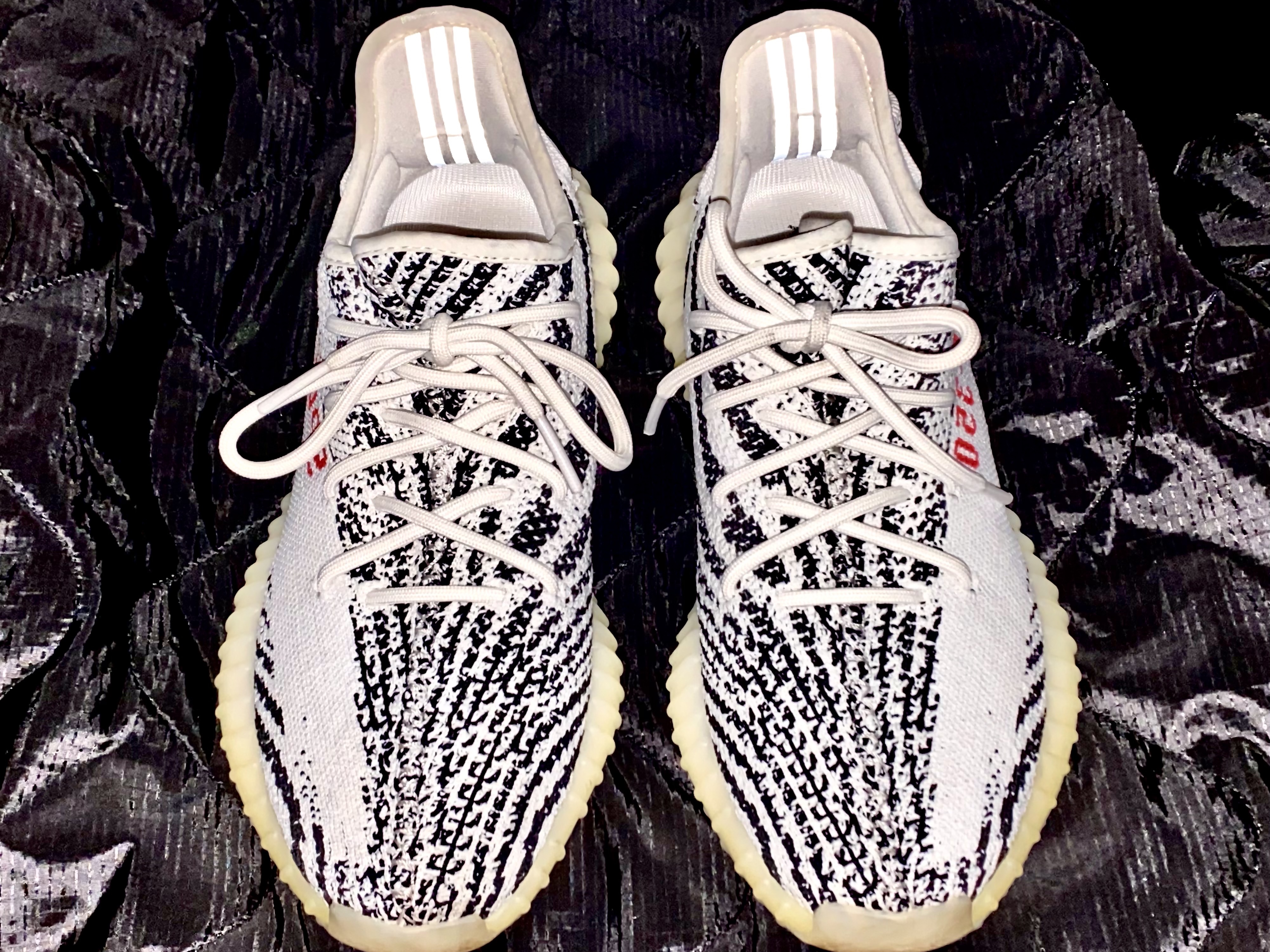 Adidas Yeezy Boost 350 V2 Zebra 2017/2019/2020 착용 스타일