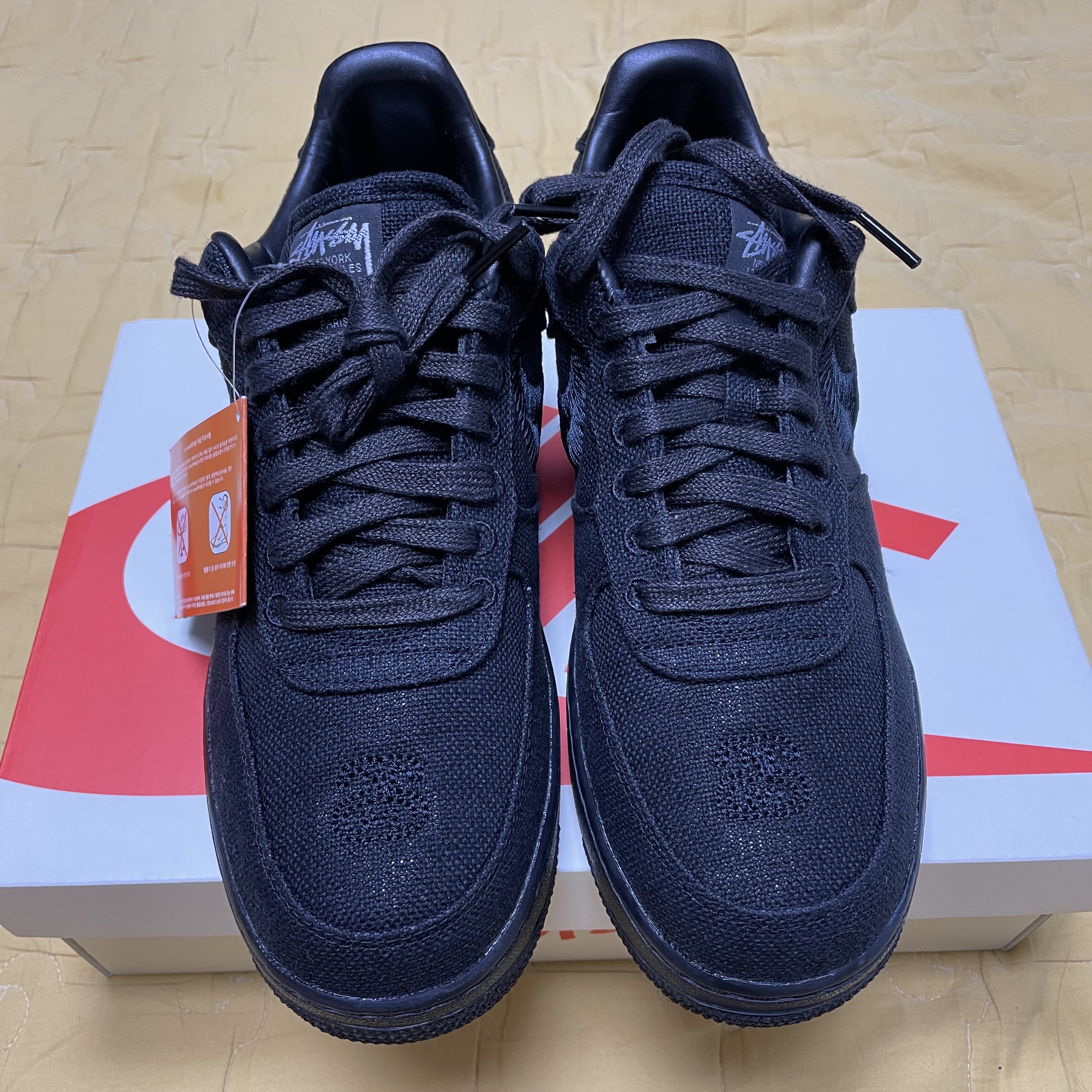 Nike x Stussy Air Force 1 Low Triple Black 착용 스타일