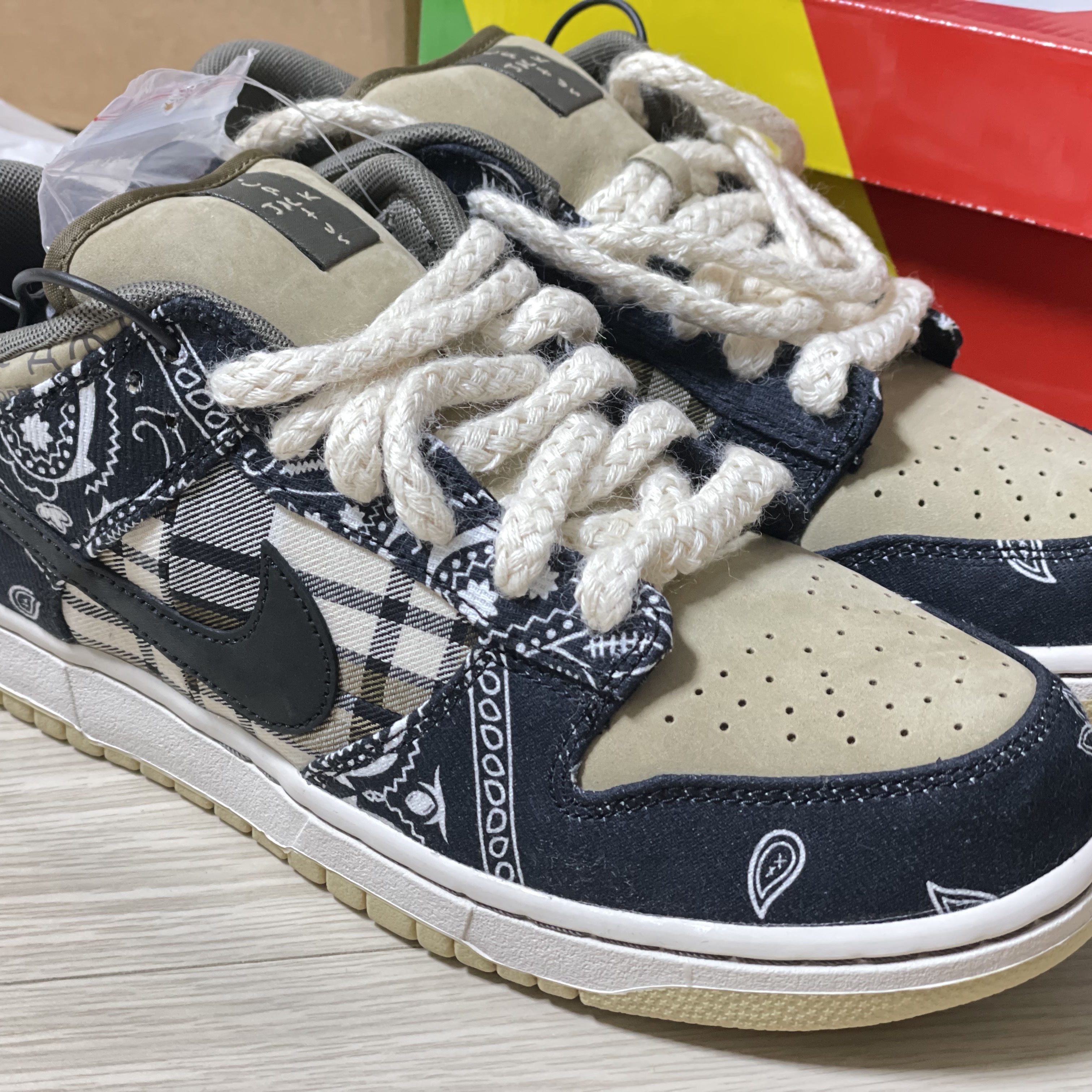 Nike x Travis Scott SB Dunk Low 착용 스타일 - 4