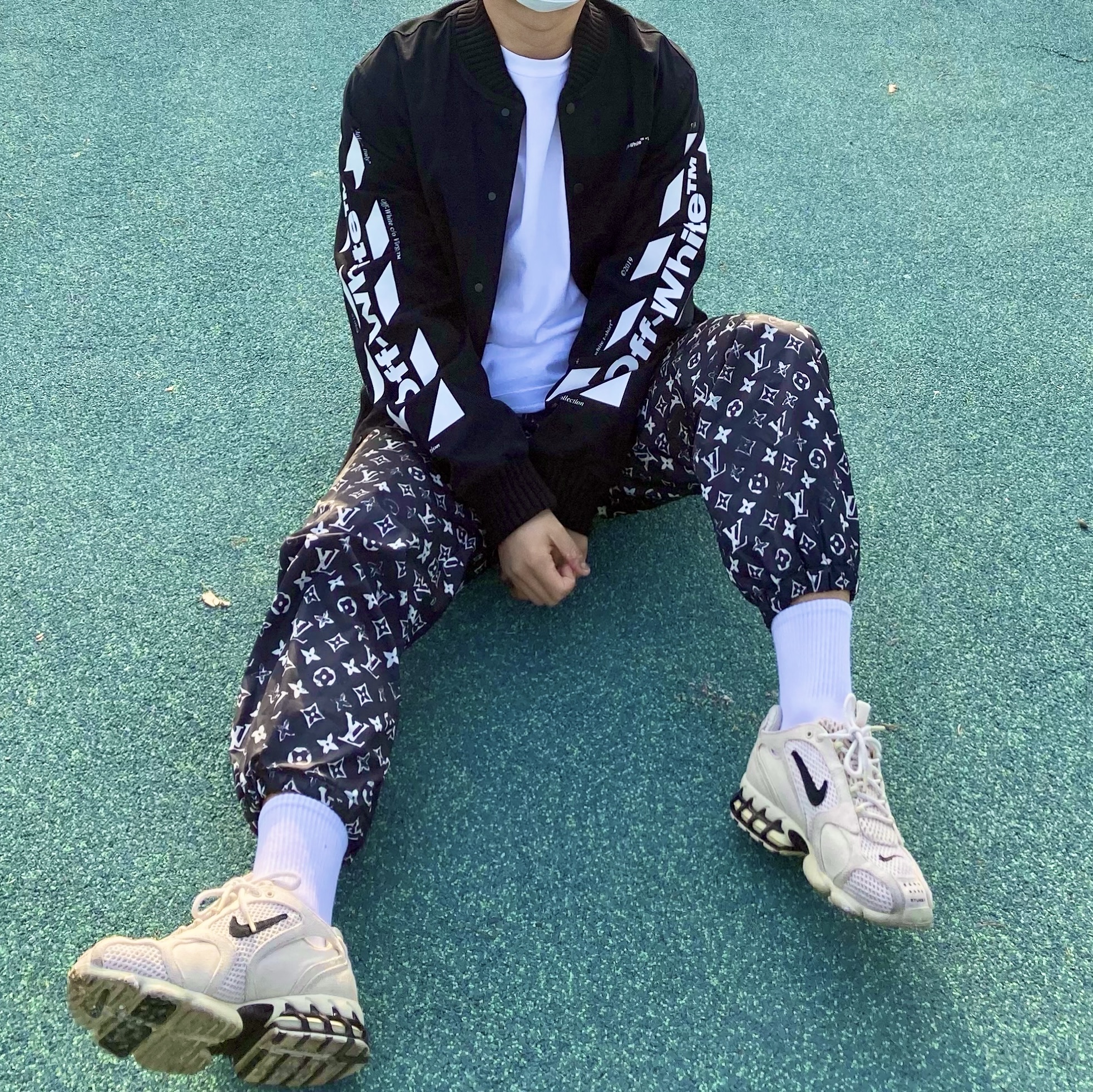 Nike x Stussy Air Zoom Spiridon Cage 2 Fossil 착용 스타일 - 1