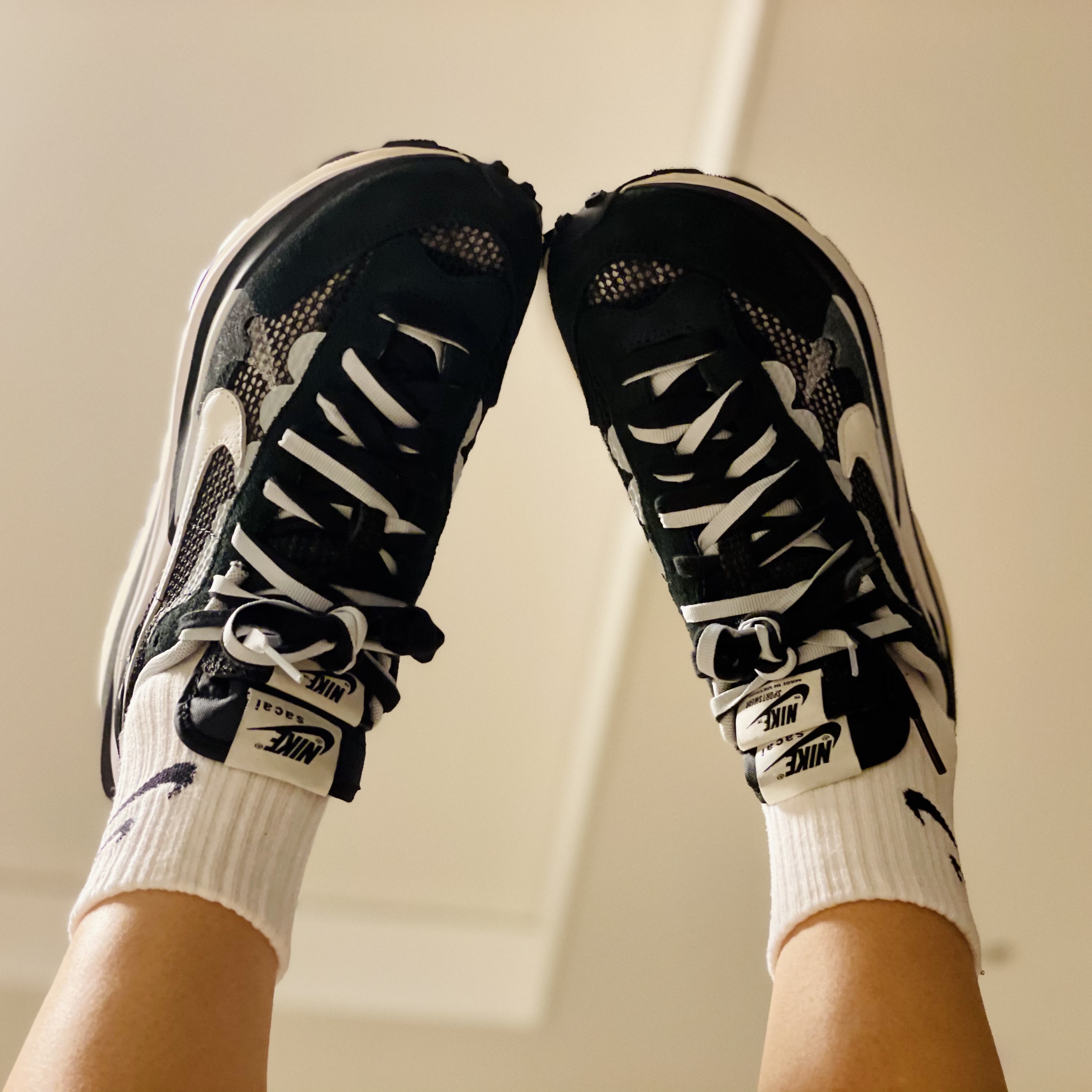 Nike x Sacai VaporWaffle Black White 착용 스타일