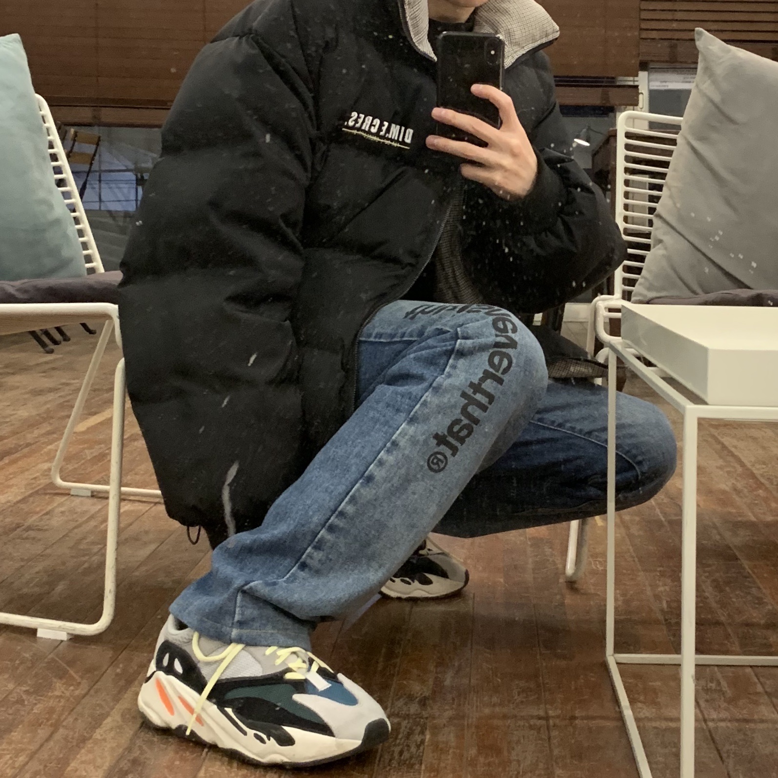 Adidas Yeezy Boost 700 Wave Runner Solid Grey 2017/2019 착용 스타일
