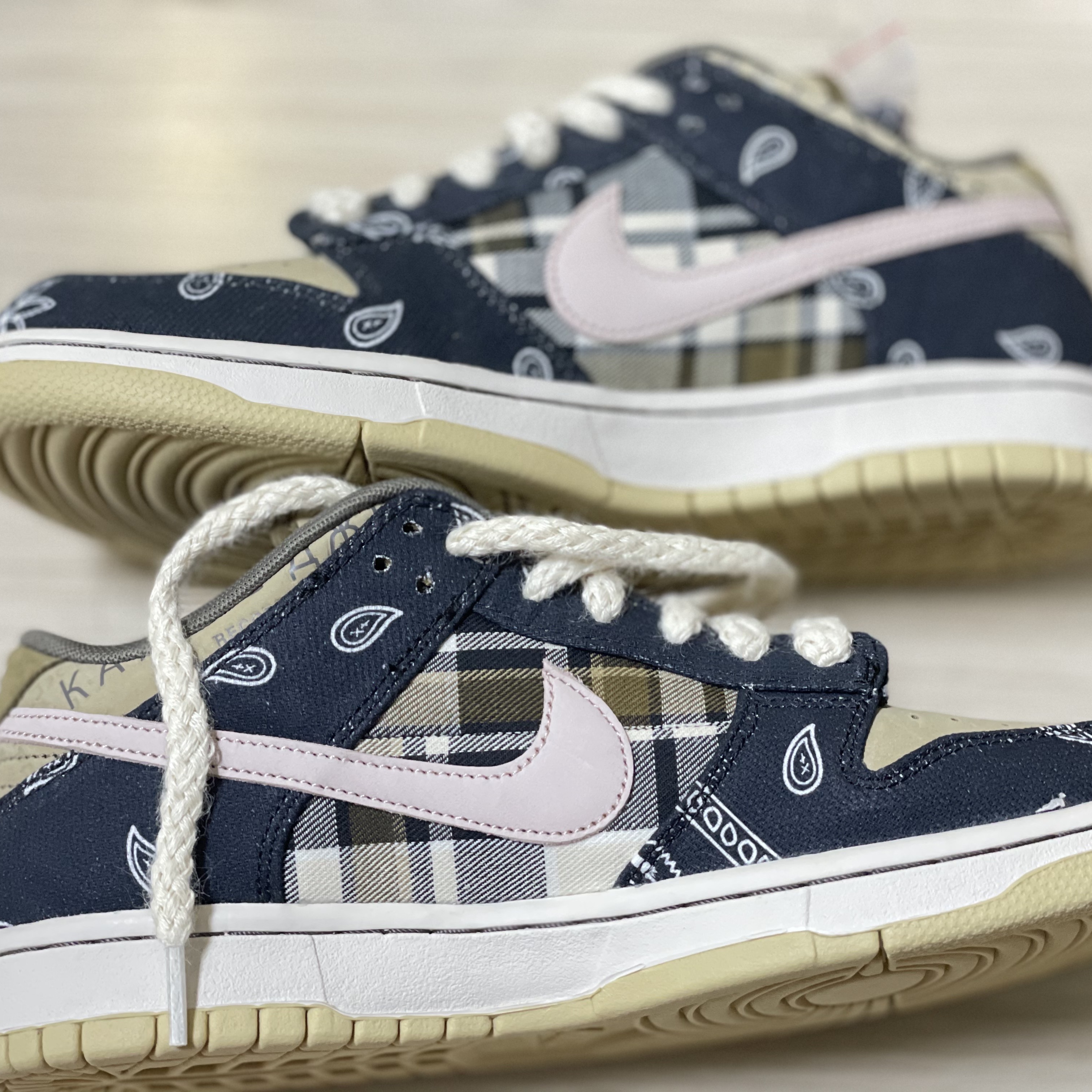 Nike x Travis Scott SB Dunk Low 착용 스타일 - 2