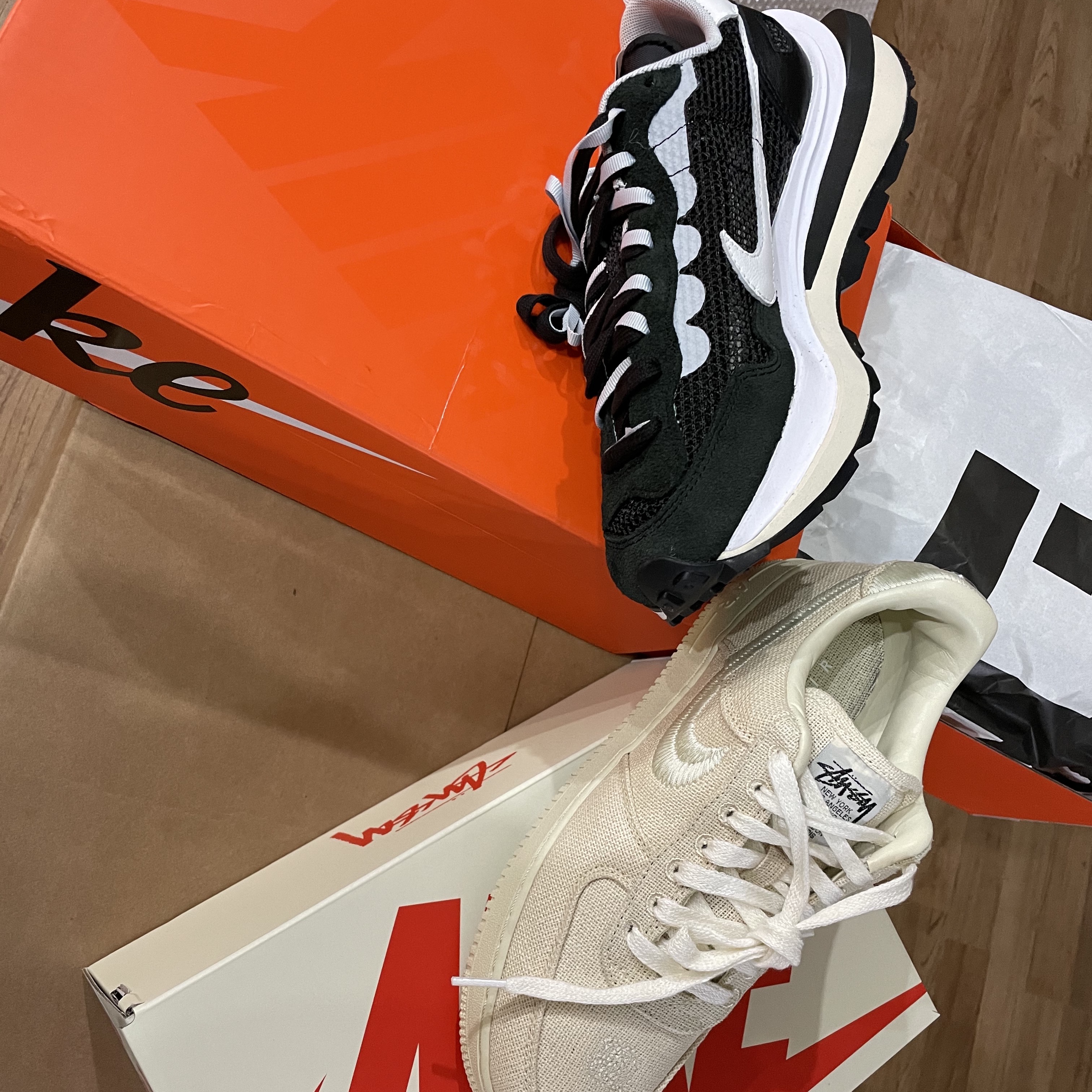 Nike x Sacai VaporWaffle Black White, Nike x Stussy Air Force 1 Low Fossil 착용 스타일