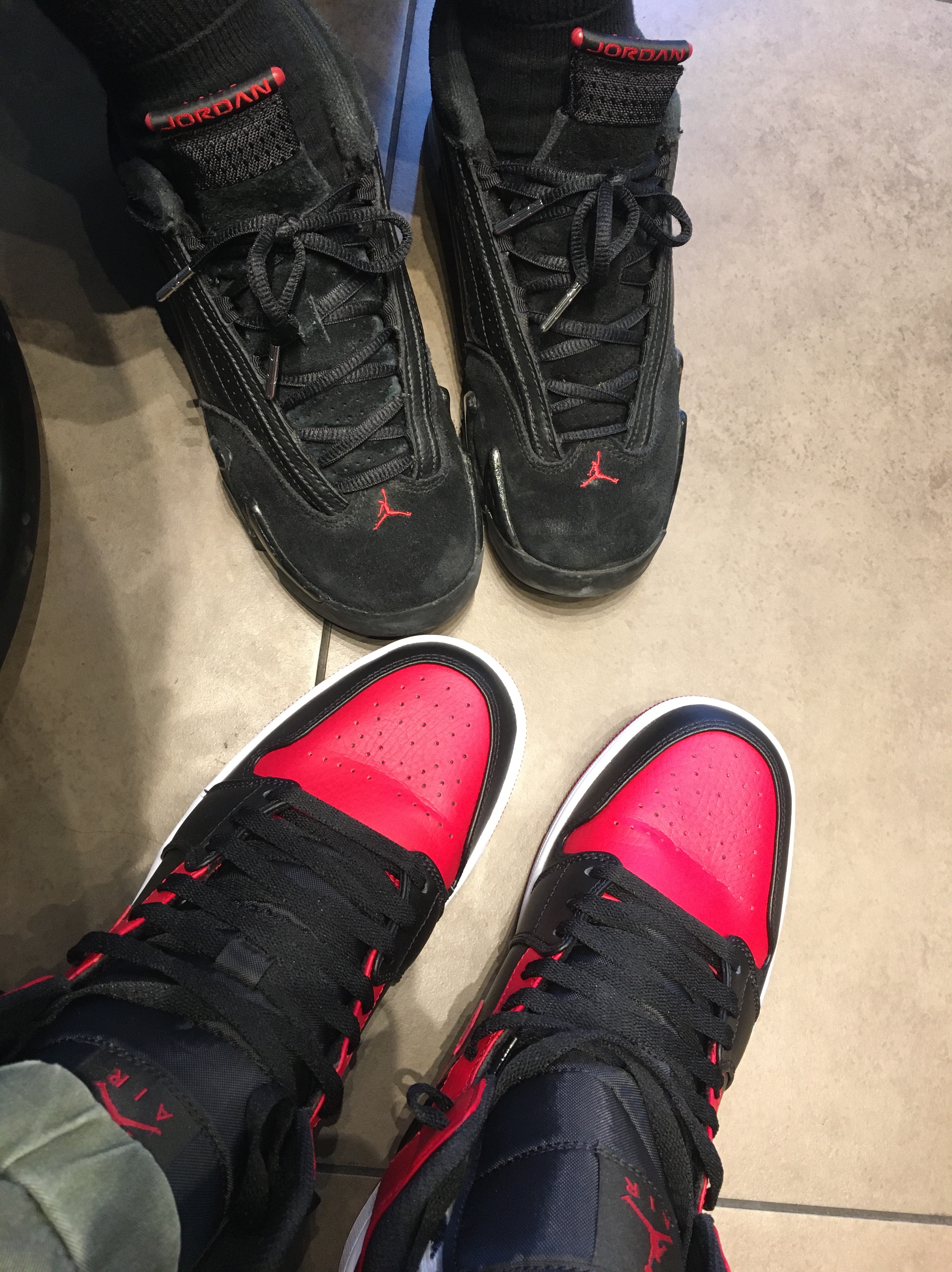 Jordan 1 Mid Bred Banned 2020, Jordan 14 Retro Last Shot 2018 착용 스타일