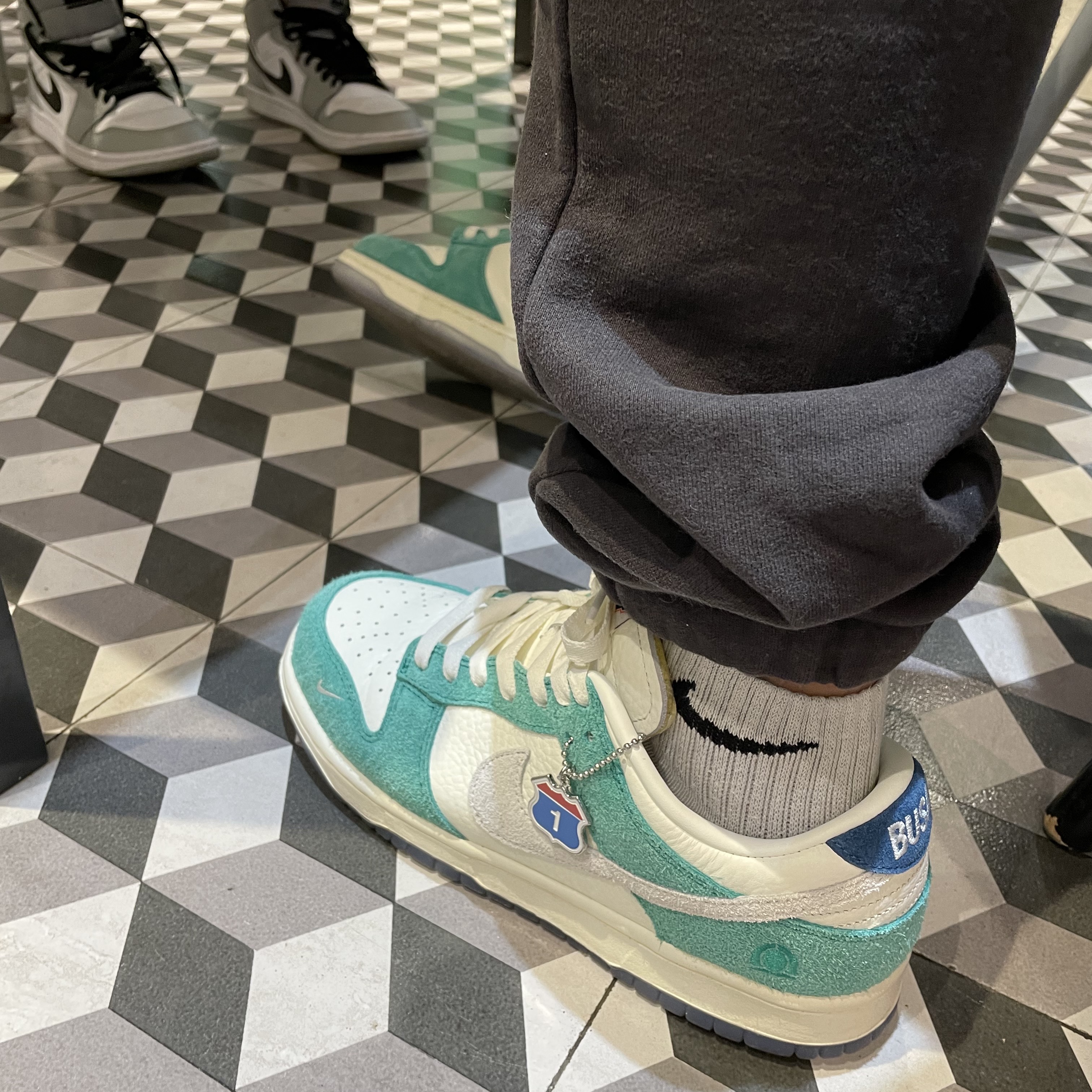 Nike x Kasina Dunk Low Road Sign - Kasina Exclusive 착용 스타일 - 3