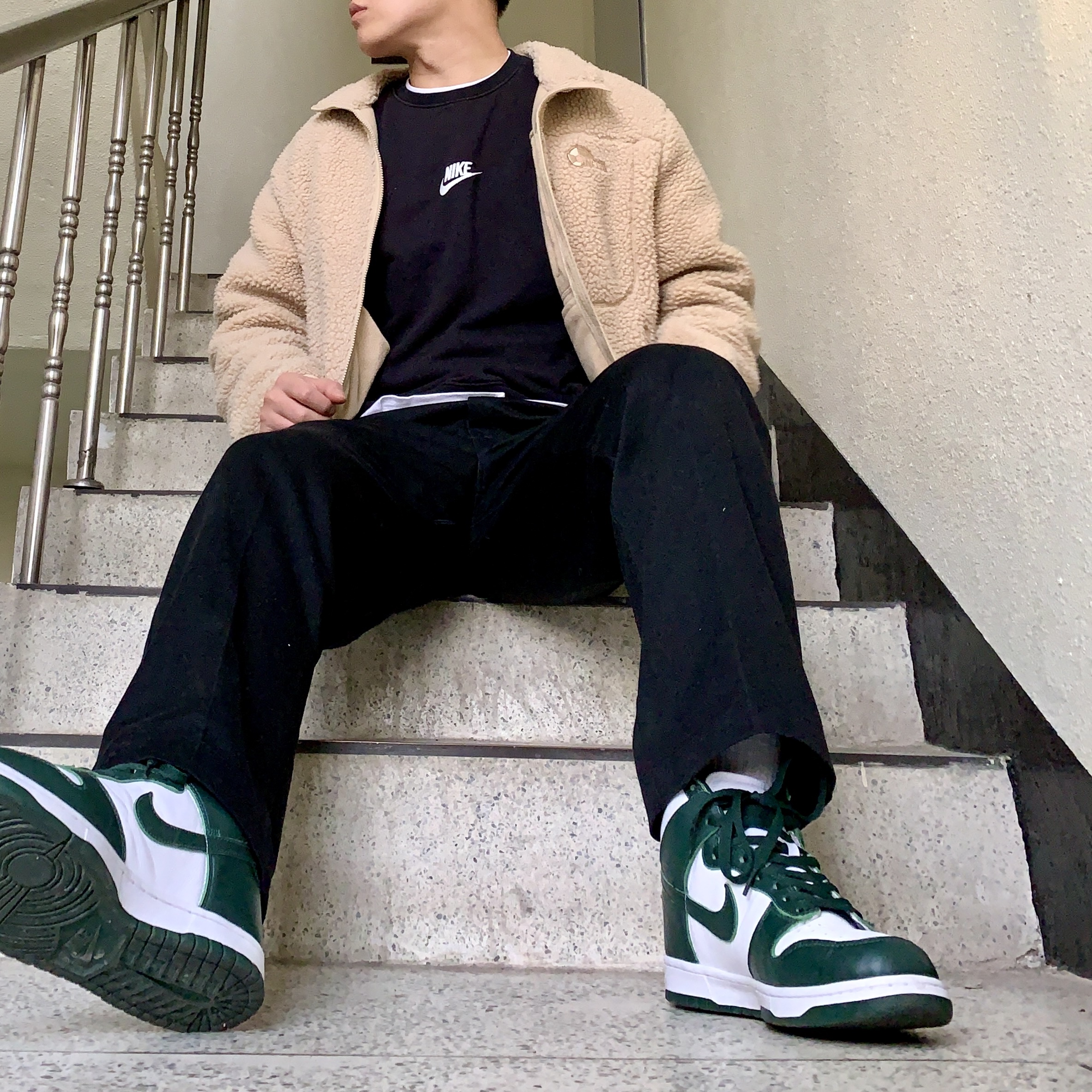 Nike Dunk High SP Spartan Green 착용 스타일